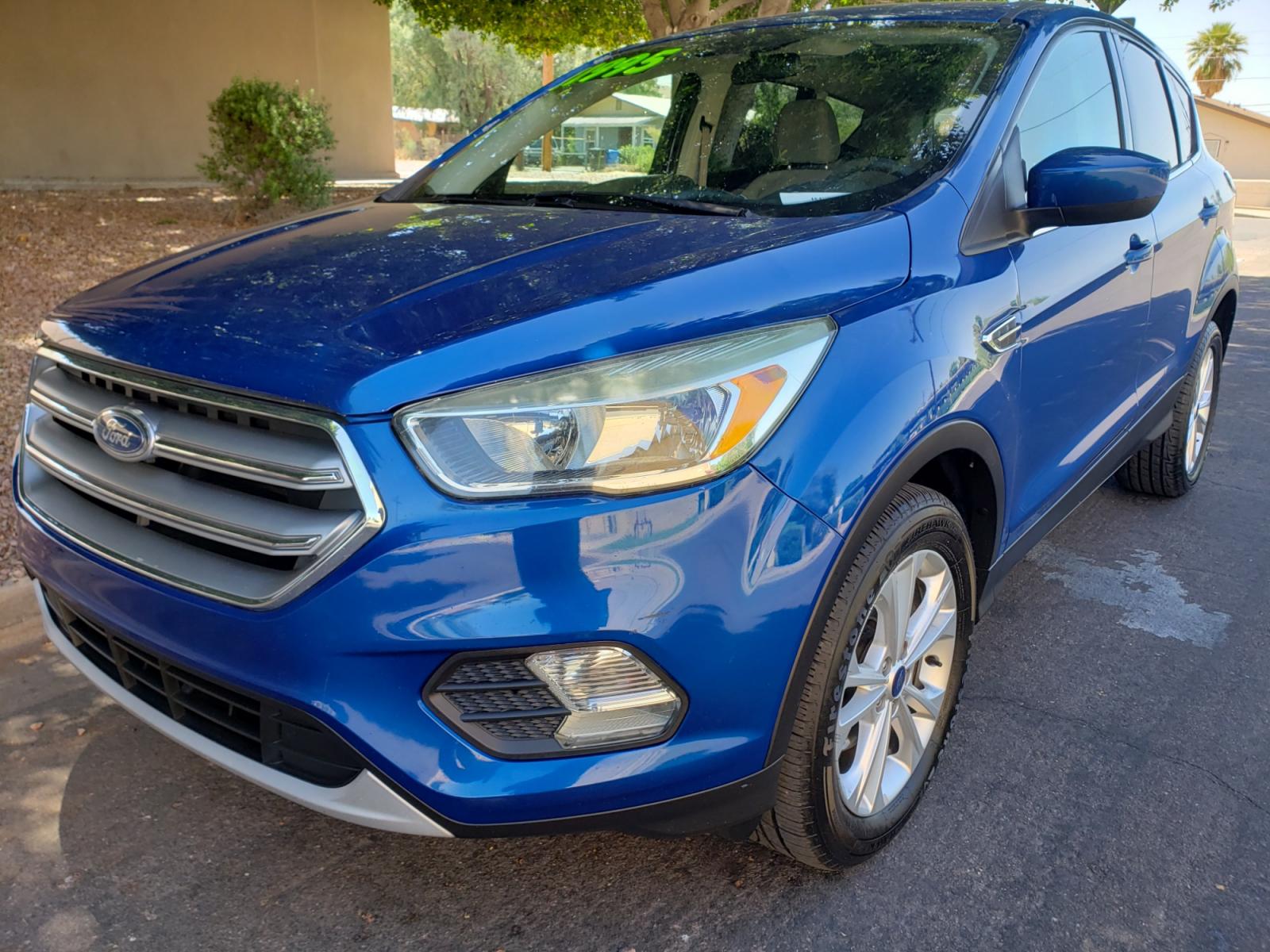 2017 /Tan and black Ford Escape SE FWD ( 1FMCU0GD4H) with an 1.5L L4 DOHC 16V engine, 6A transmission, located at 323 E Dunlap Ave., Phoenix, AZ, 85020, (602) 331-9000, 33.567677, -112.069000 - Photo #0