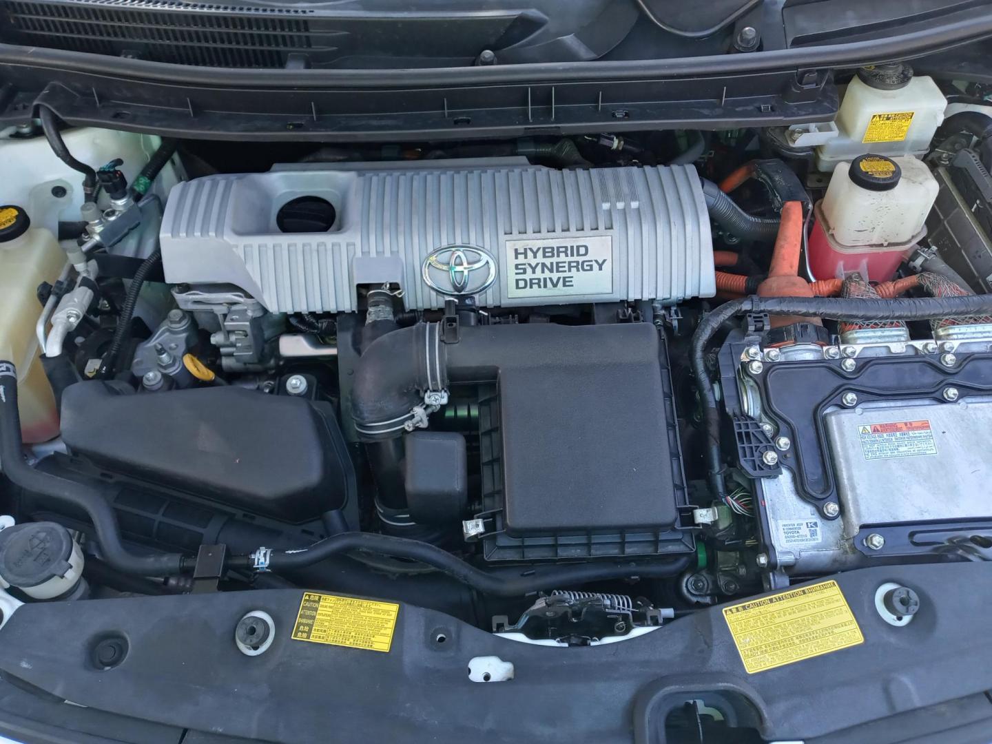 2012 WHITE /gray Toyota Prius Prius II (JTDKN3DU2C5) with an 1.8L L4 DOHC 16V HYBRID engine, Continuously Variable Transmission transmission, located at 323 E Dunlap Ave., Phoenix, AZ, 85020, (602) 331-9000, 33.567677, -112.069000 - 2012 Toyota Prius Prius II,........good condition, Ice cold A/C, No accidents, Power everything, Stereo/cd player, Phone sync, Bluetooth, Clean gray and lite gray interior with gray cloth seats in near perfect condition, power windows, power door locks, clean Arizona title, Runs and Drives Excellen - Photo#17