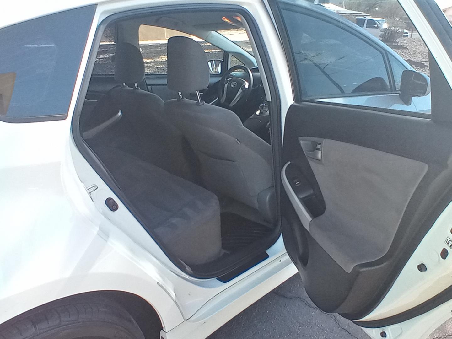 2012 WHITE /gray Toyota Prius Prius II (JTDKN3DU2C5) with an 1.8L L4 DOHC 16V HYBRID engine, Continuously Variable Transmission transmission, located at 323 E Dunlap Ave., Phoenix, AZ, 85020, (602) 331-9000, 33.567677, -112.069000 - 2012 Toyota Prius Prius II,........good condition, Ice cold A/C, No accidents, Power everything, Stereo/cd player, Phone sync, Bluetooth, Clean gray and lite gray interior with gray cloth seats in near perfect condition, power windows, power door locks, clean Arizona title, Runs and Drives Excellen - Photo#14