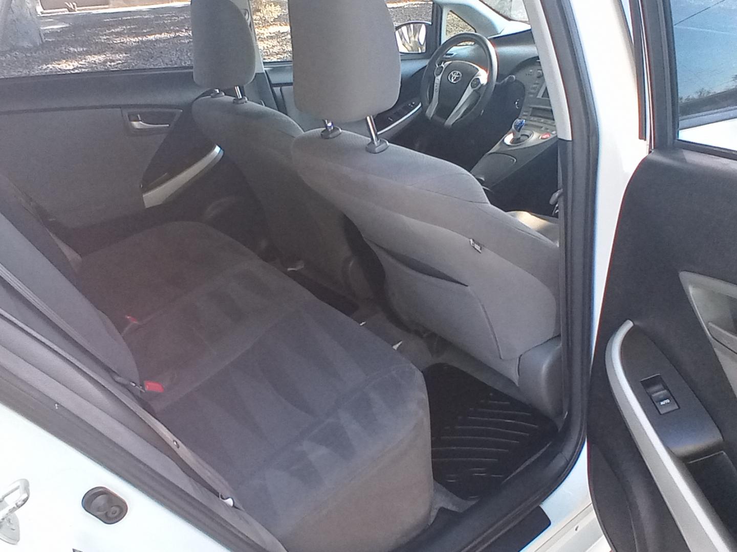 2012 WHITE /gray Toyota Prius Prius II (JTDKN3DU2C5) with an 1.8L L4 DOHC 16V HYBRID engine, Continuously Variable Transmission transmission, located at 323 E Dunlap Ave., Phoenix, AZ, 85020, (602) 331-9000, 33.567677, -112.069000 - 2012 Toyota Prius Prius II,........good condition, Ice cold A/C, No accidents, Power everything, Stereo/cd player, Phone sync, Bluetooth, Clean gray and lite gray interior with gray cloth seats in near perfect condition, power windows, power door locks, clean Arizona title, Runs and Drives Excellen - Photo#15