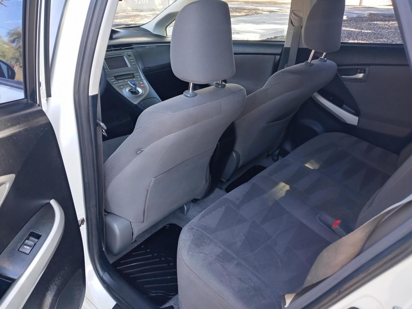 2012 WHITE /gray Toyota Prius Prius II (JTDKN3DU2C5) with an 1.8L L4 DOHC 16V HYBRID engine, Continuously Variable Transmission transmission, located at 323 E Dunlap Ave., Phoenix, AZ, 85020, (602) 331-9000, 33.567677, -112.069000 - 2012 Toyota Prius Prius II,........good condition, Ice cold A/C, No accidents, Power everything, Stereo/cd player, Phone sync, Bluetooth, Clean gray and lite gray interior with gray cloth seats in near perfect condition, power windows, power door locks, clean Arizona title, Runs and Drives Excellen - Photo#11