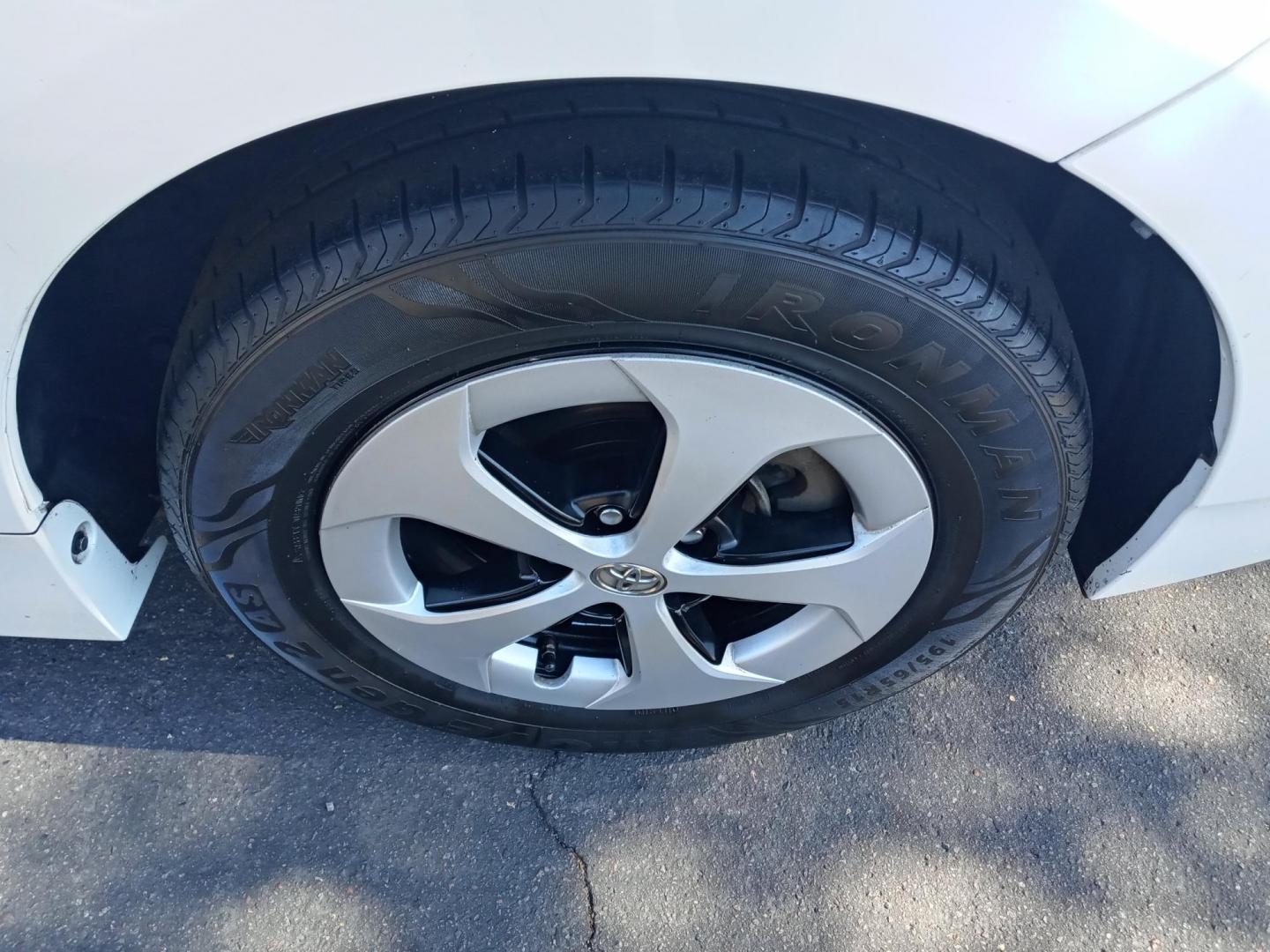2012 WHITE /gray Toyota Prius Prius II (JTDKN3DU2C5) with an 1.8L L4 DOHC 16V HYBRID engine, Continuously Variable Transmission transmission, located at 323 E Dunlap Ave., Phoenix, AZ, 85020, (602) 331-9000, 33.567677, -112.069000 - 2012 Toyota Prius Prius II,........good condition, Ice cold A/C, No accidents, Power everything, Stereo/cd player, Phone sync, Bluetooth, Clean gray and lite gray interior with gray cloth seats in near perfect condition, power windows, power door locks, clean Arizona title, Runs and Drives Excellen - Photo#18