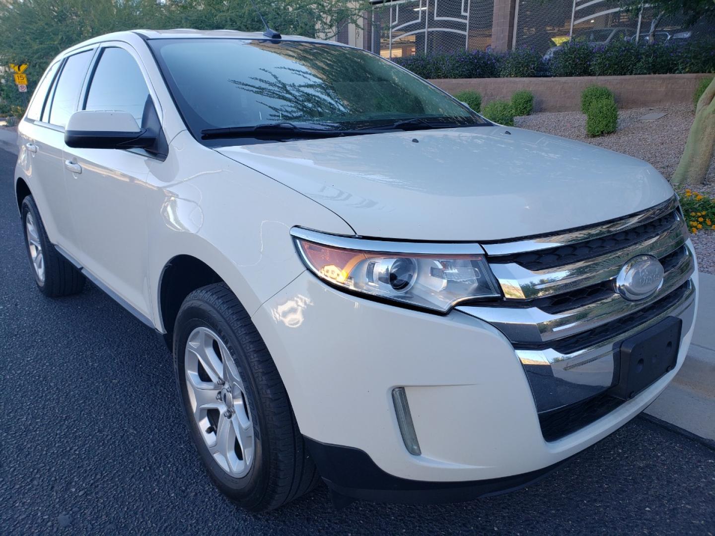 2013 /gray Ford Edge SEL FWD (2FMDK3JC2DB) with an 3.5L V6 DOHC 24V engine, 6-Speed Automatic transmission, located at 323 E Dunlap Ave., Phoenix, AZ, 85020, (602) 331-9000, 33.567677, -112.069000 - 2013 Ford Edge SEL, EXCELLENT condition, Ice Cold A/C front and back, Gray and tan interior with tan cloth seats in near perfect condition, New brakes, Tune up, Stereo/CD player, Phone sync, Bluetooth, Satellite compatible, This suv is gorgeous inside and out, Incredible gas mileage! Arizona title , - Photo#2