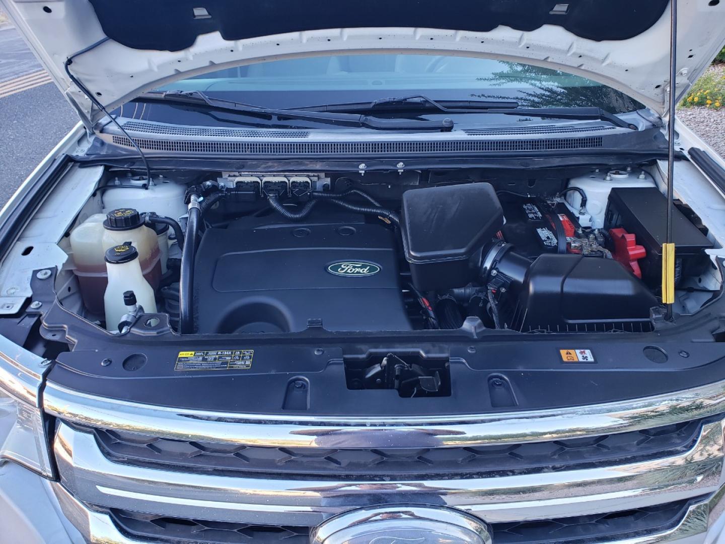 2013 /gray Ford Edge SEL FWD (2FMDK3JC2DB) with an 3.5L V6 DOHC 24V engine, 6-Speed Automatic transmission, located at 323 E Dunlap Ave., Phoenix, AZ, 85020, (602) 331-9000, 33.567677, -112.069000 - 2013 Ford Edge SEL, EXCELLENT condition, Ice Cold A/C front and back, Gray and tan interior with tan cloth seats in near perfect condition, New brakes, Tune up, Stereo/CD player, Phone sync, Bluetooth, Satellite compatible, This suv is gorgeous inside and out, Incredible gas mileage! Arizona title , - Photo#18