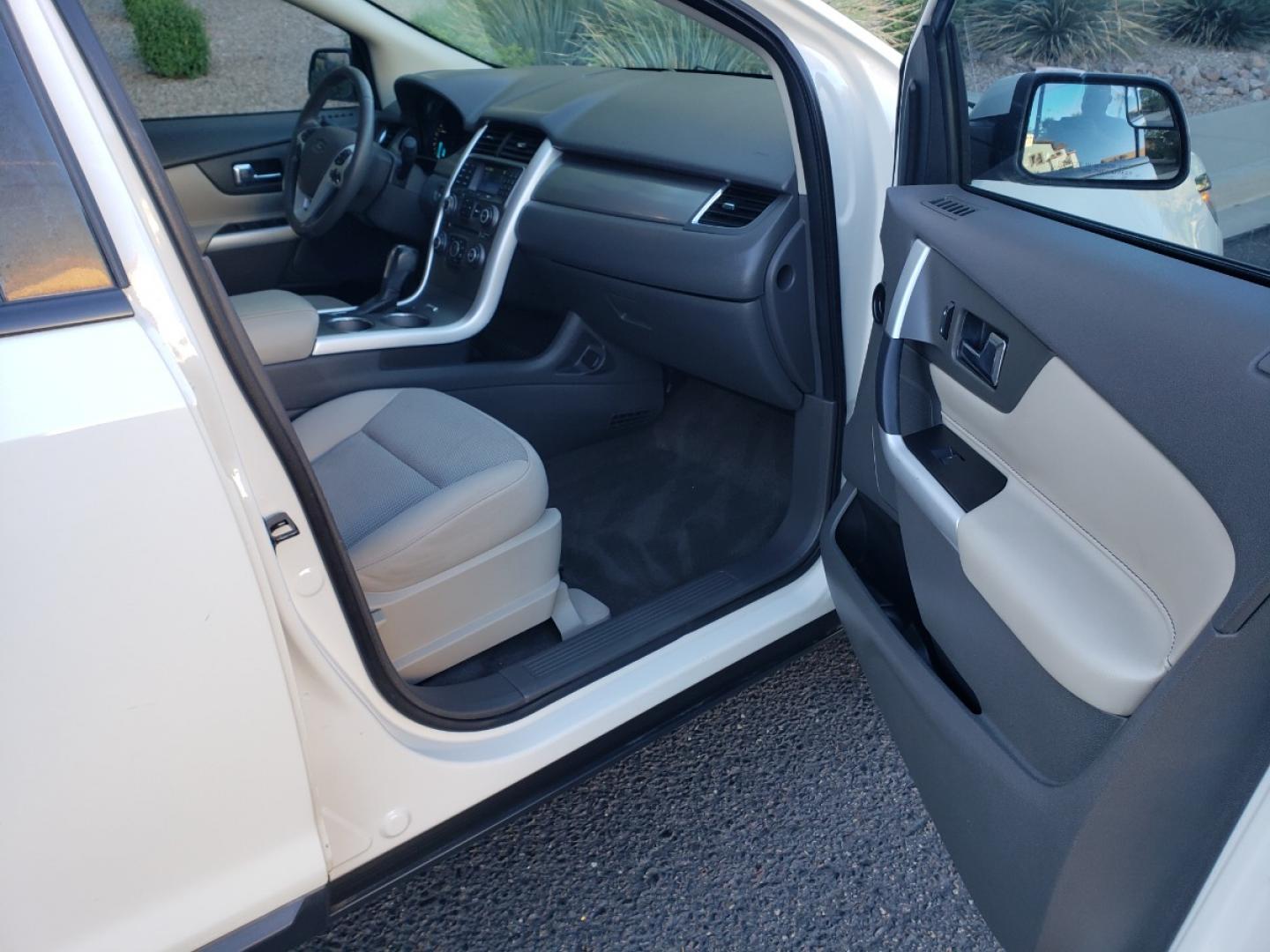 2013 /gray Ford Edge SEL FWD (2FMDK3JC2DB) with an 3.5L V6 DOHC 24V engine, 6-Speed Automatic transmission, located at 323 E Dunlap Ave., Phoenix, AZ, 85020, (602) 331-9000, 33.567677, -112.069000 - 2013 Ford Edge SEL, EXCELLENT condition, Ice Cold A/C front and back, Gray and tan interior with tan cloth seats in near perfect condition, New brakes, Tune up, Stereo/CD player, Phone sync, Bluetooth, Satellite compatible, This suv is gorgeous inside and out, Incredible gas mileage! Arizona title , - Photo#13