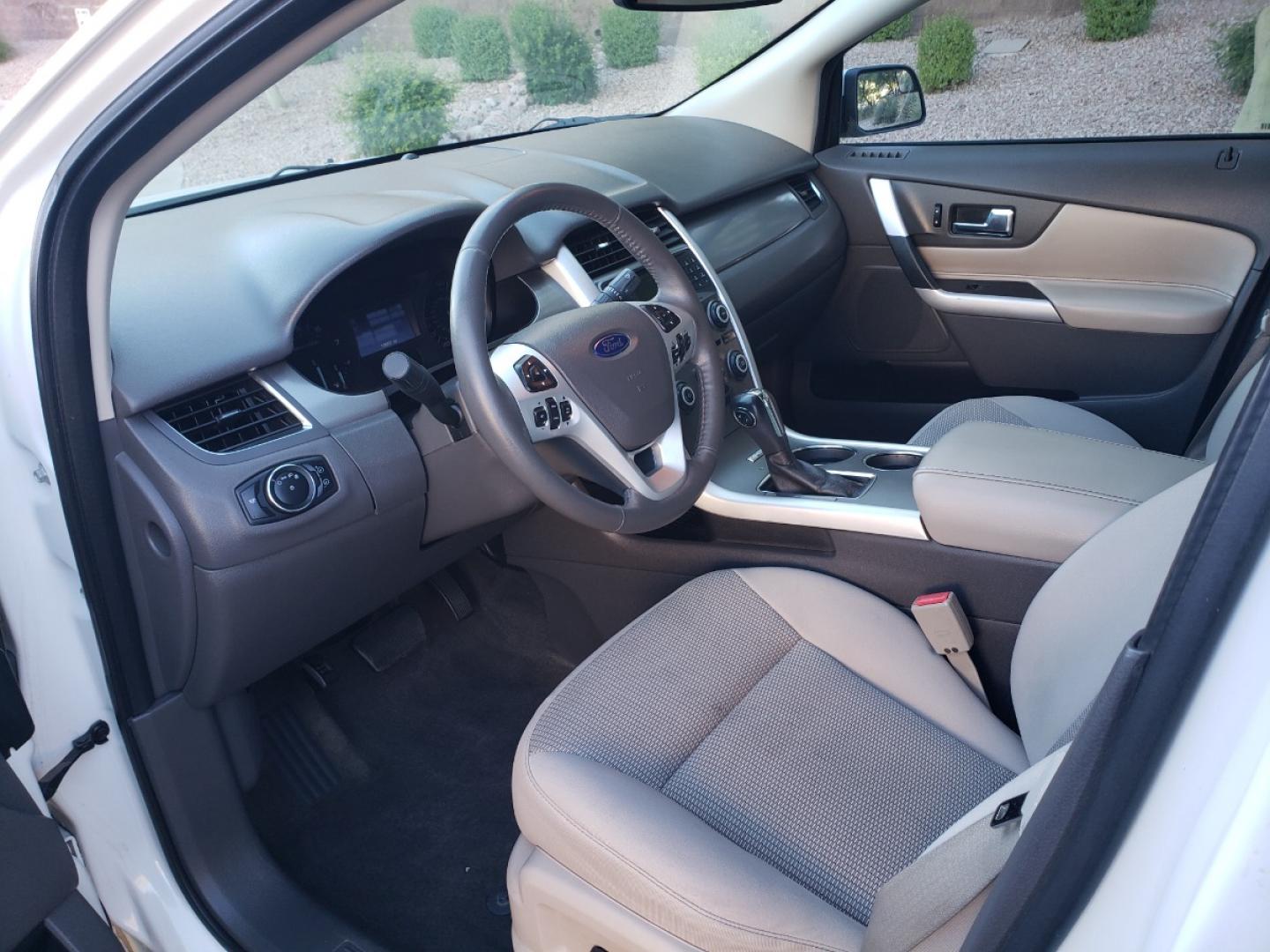 2013 /gray Ford Edge SEL FWD (2FMDK3JC2DB) with an 3.5L V6 DOHC 24V engine, 6-Speed Automatic transmission, located at 323 E Dunlap Ave., Phoenix, AZ, 85020, (602) 331-9000, 33.567677, -112.069000 - 2013 Ford Edge SEL, EXCELLENT condition, Ice Cold A/C front and back, Gray and tan interior with tan cloth seats in near perfect condition, New brakes, Tune up, Stereo/CD player, Phone sync, Bluetooth, Satellite compatible, This suv is gorgeous inside and out, Incredible gas mileage! Arizona title , - Photo#9