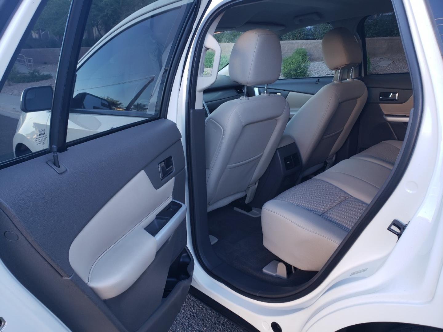 2013 /gray Ford Edge SEL FWD (2FMDK3JC2DB) with an 3.5L V6 DOHC 24V engine, 6-Speed Automatic transmission, located at 323 E Dunlap Ave., Phoenix, AZ, 85020, (602) 331-9000, 33.567677, -112.069000 - 2013 Ford Edge SEL, EXCELLENT condition, Ice Cold A/C front and back, Gray and tan interior with tan cloth seats in near perfect condition, New brakes, Tune up, Stereo/CD player, Phone sync, Bluetooth, Satellite compatible, This suv is gorgeous inside and out, Incredible gas mileage! Arizona title , - Photo#10