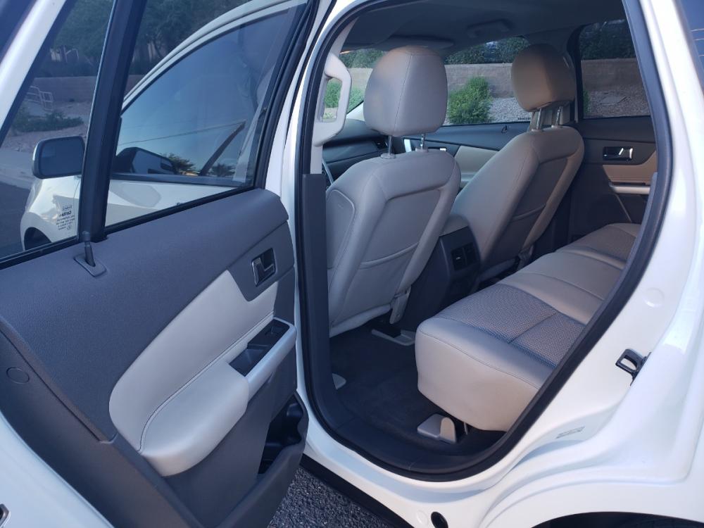 2013 /gray Ford Edge SEL FWD (2FMDK3JC2DB) with an 3.5L V6 DOHC 24V engine, 6-Speed Automatic transmission, located at 323 E Dunlap Ave., Phoenix, AZ, 85020, (602) 331-9000, 33.567677, -112.069000 - 2013 Ford Edge SEL, EXCELLENT condition, Ice Cold A/C front and back, Gray and tan interior with tan cloth seats in near perfect condition, New brakes, Tune up, Stereo/CD player, Phone sync, Bluetooth, Satellite compatible, This suv is gorgeous inside and out, Incredible gas mileage! Arizona title , - Photo #17