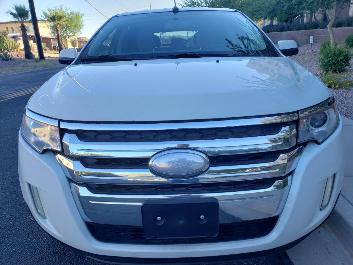 2013 /gray Ford Edge SEL FWD (2FMDK3JC2DB) with an 3.5L V6 DOHC 24V engine, 6-Speed Automatic transmission, located at 323 E Dunlap Ave., Phoenix, AZ, 85020, (602) 331-9000, 33.567677, -112.069000 - 2013 Ford Edge SEL, EXCELLENT condition, Ice Cold A/C front and back, Gray and tan interior with tan cloth seats in near perfect condition, New brakes, Tune up, Stereo/CD player, Phone sync, Bluetooth, Satellite compatible, This suv is gorgeous inside and out, Incredible gas mileage! Arizona title , - Photo#1