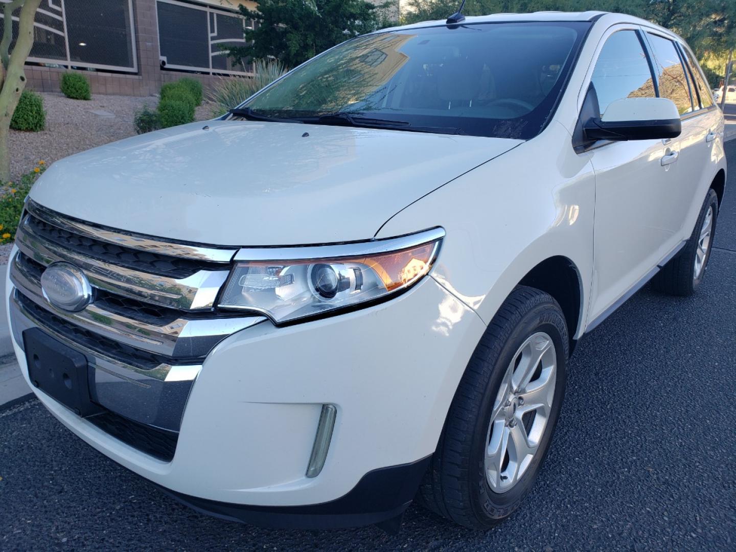 2013 /gray Ford Edge SEL FWD (2FMDK3JC2DB) with an 3.5L V6 DOHC 24V engine, 6-Speed Automatic transmission, located at 323 E Dunlap Ave., Phoenix, AZ, 85020, (602) 331-9000, 33.567677, -112.069000 - 2013 Ford Edge SEL, EXCELLENT condition, Ice Cold A/C front and back, Gray and tan interior with tan cloth seats in near perfect condition, New brakes, Tune up, Stereo/CD player, Phone sync, Bluetooth, Satellite compatible, This suv is gorgeous inside and out, Incredible gas mileage! Arizona title , - Photo#0
