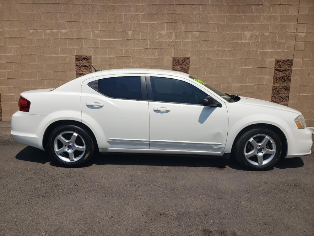 2011 WHITE /gray Dodge Avenger Express (1B3BD4FBXBN) with an 2.4L L4 DOHC 16V engine, 4-Speed Automatic transmission, located at 323 E Dunlap Ave., Phoenix, AZ, 85020, (602) 331-9000, 33.567677, -112.069000 - 2011 Dodge Avenger SE,...... EXCELLENT condition, A Real Must See!!.... No accidents, Power everything, Stereo/cd player, Ice cold ac, Clean gray interior with gray cloth seats in near perfect condition, power windows, power door locks, clean Arizona title, Runs and Drives Excellent. Very clean insi - Photo #4