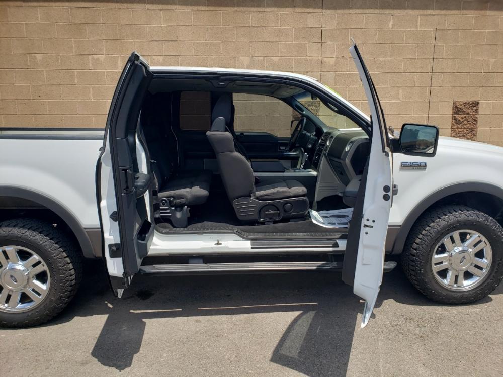 2004 WHITE /black Ford F-150 FX4 SuperCab 4WD (1FTPX14584K) with an 5.4L V6 SOHC 16V engine, 4-Speed Automatic Overdrive transmission, located at 323 E Dunlap Ave., Phoenix, AZ, 85020, (602) 331-9000, 33.567677, -112.069000 - 2004 Ford F-150 FX4,........EXCELLENT condition, No accidents, A MUST SEE!!.... Ice cold a/c, Black interior with Beautiful black cloth seats are in like new condition, Sliding rear window, Beautiful tinted sunroof, Stereo/CD player, Rear receiver, Goodyear Wrangler A/T tires, Running boards, Clean - Photo #15