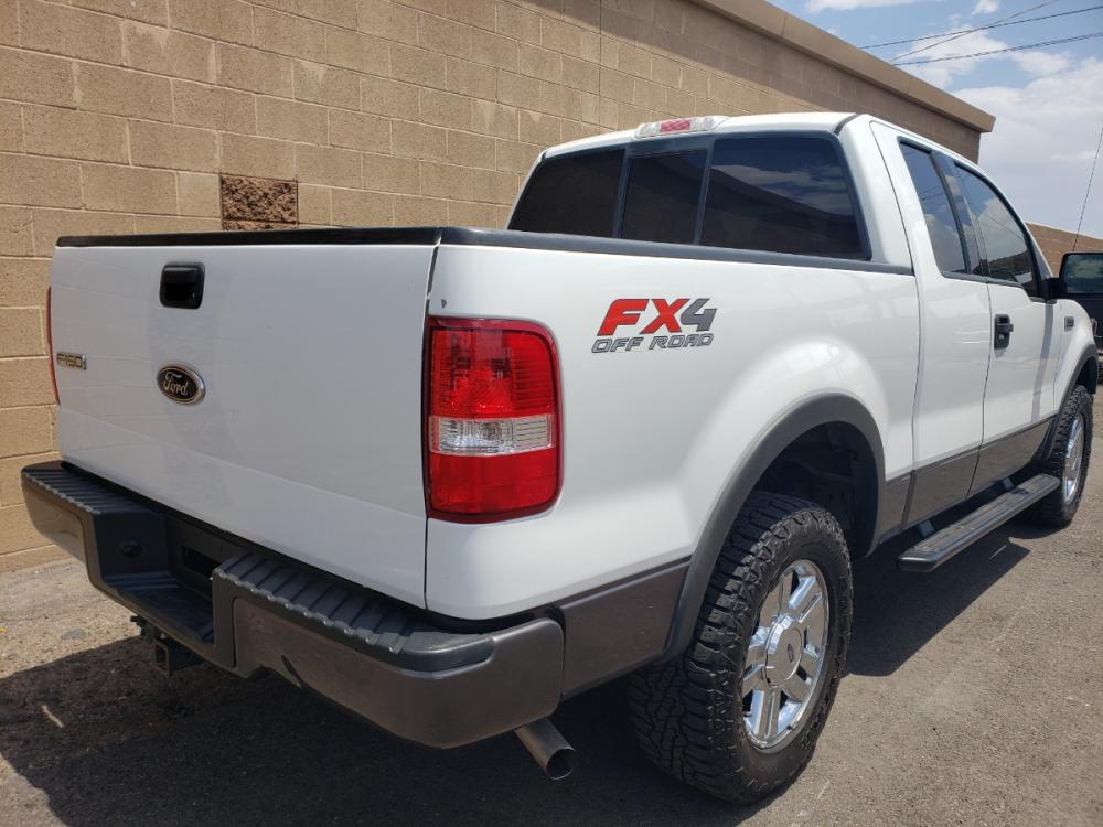 2004 WHITE /black Ford F-150 FX4 SuperCab 4WD (1FTPX14584K) with an 5.4L V6 SOHC 16V engine, 4-Speed Automatic Overdrive transmission, located at 323 E Dunlap Ave., Phoenix, AZ, 85020, (602) 331-9000, 33.567677, -112.069000 - 2004 Ford F-150 FX4,........EXCELLENT condition, No accidents, A MUST SEE!!.... Ice cold a/c, Black interior with Beautiful black cloth seats are in like new condition, Sliding rear window, Beautiful tinted sunroof, Stereo/CD player, Rear receiver, Goodyear Wrangler A/T tires, Running boards, Clean - Photo #3