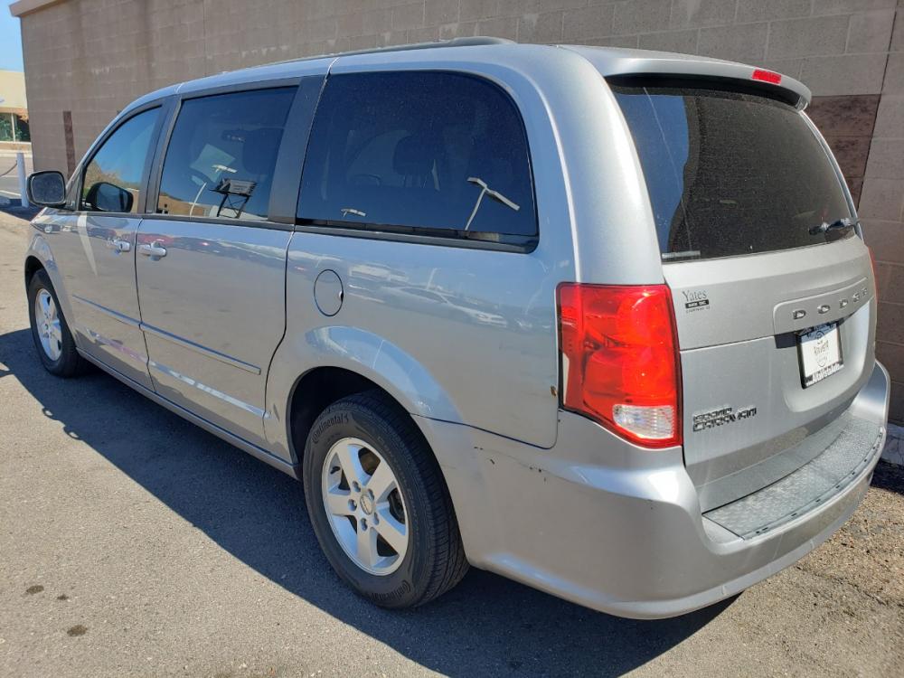 2013 /gray and black Dodge Grand Caravan SXT (2C4RDGCGXDR) with an 3.6L V6 DOHC 24V engine, 6-Speed Automatic transmission, located at 323 E Dunlap Ave., Phoenix, AZ, 85020, (602) 331-9000, 33.567677, -112.069000 - 2013 Dodge Grand Caravan SXT,...... 7-Passenger Van , EXCELLENT condition, A Real Must See!!.... No accidents, Clean inside and out, Ice cold ac, Third row seating, Rear ac second and third seats, Gray and black interior with black cloth seats in good condition and the van is gorgeous. Touch screenS - Photo #5