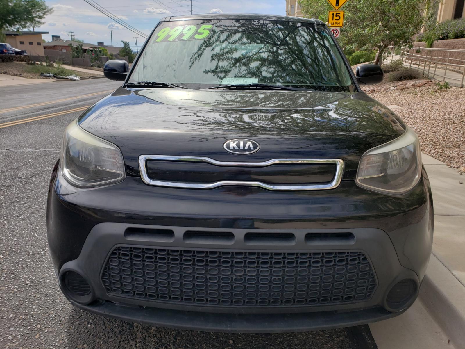 2015 /gray and black Kia Soul + (KNDJP3A57F7) with an 2.0L L4 DOHC 16V engine, 6-Speed Automatic transmission, located at 323 E Dunlap Ave., Phoenix, AZ, 85020, (602) 331-9000, 33.567677, -112.069000 - 2015 Kia Soul,.... A Must See!! No accidents. cold AC. the car is gorgeous inside and out. power windows, power door locks, interior clean black and gray with beautiful black cloth seats in near perfect condition...Stereo, Satellite compatable, Bluetooth, MP3 PLayer, Incredible gas mileage! Clean Ar - Photo #1