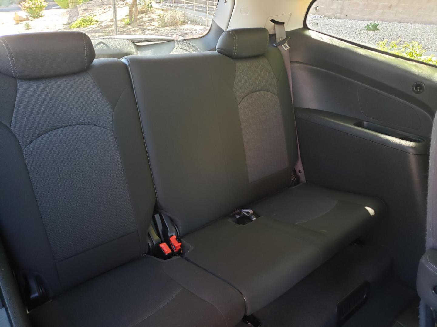2013 BLUE /gray and black Chevrolet Traverse 1LT FWD (1GNKRGKD1DJ) with an 3.6L V6 DOHC 24V engine, 6-Speed Automatic transmission, located at 323 E Dunlap Ave., Phoenix, AZ, 85020, (602) 331-9000, 33.567677, -112.069000 - 2013 Chevrolet Traverse LT,..... EXCELLENT condition, Cold A/C front and back, Clean black and gray interior with black cloth seats in near perfect condition, Third row seating, New brakes, Tune up, Stereo/CD Player, Bluetooth, Phone sync, Back up camera, Satellite compatible, Cold Rear a/c, No acci - Photo#17