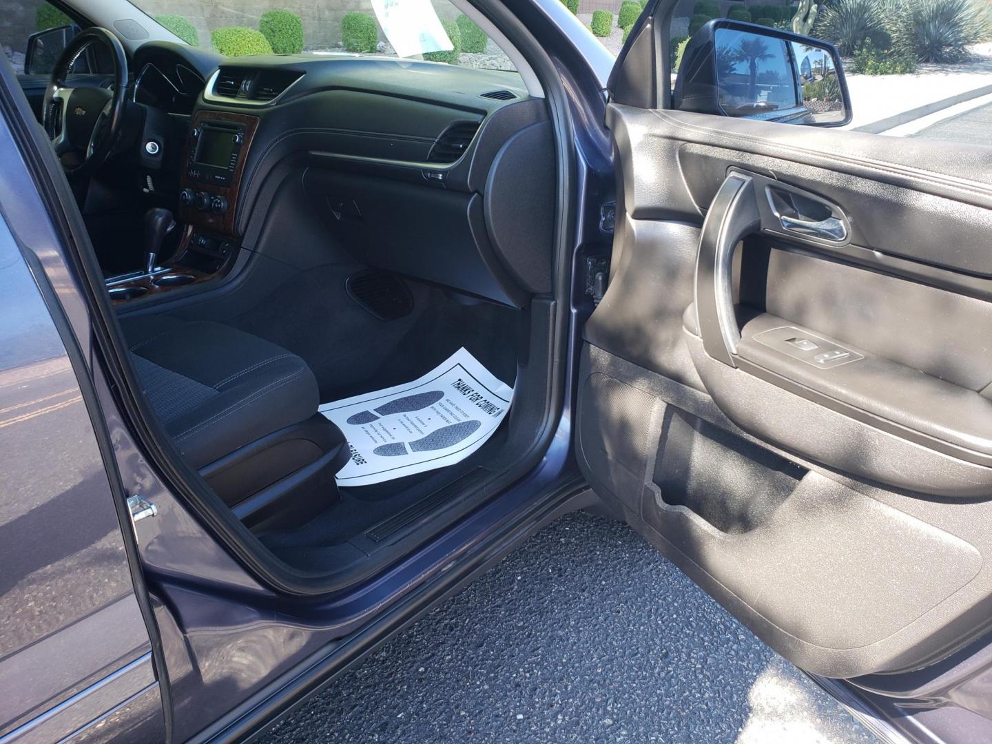 2013 BLUE /gray and black Chevrolet Traverse 1LT FWD (1GNKRGKD1DJ) with an 3.6L V6 DOHC 24V engine, 6-Speed Automatic transmission, located at 323 E Dunlap Ave., Phoenix, AZ, 85020, (602) 331-9000, 33.567677, -112.069000 - 2013 Chevrolet Traverse LT,..... EXCELLENT condition, Cold A/C front and back, Clean black and gray interior with black cloth seats in near perfect condition, Third row seating, New brakes, Tune up, Stereo/CD Player, Bluetooth, Phone sync, Back up camera, Satellite compatible, Cold Rear a/c, No acci - Photo#13