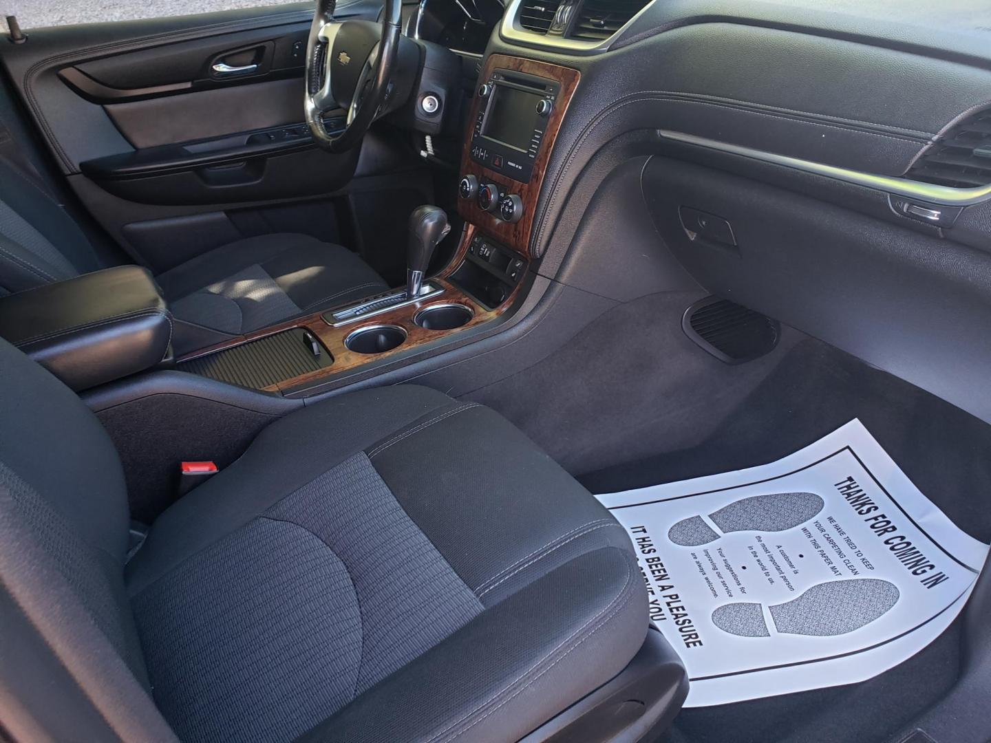 2013 BLUE /gray and black Chevrolet Traverse 1LT FWD (1GNKRGKD1DJ) with an 3.6L V6 DOHC 24V engine, 6-Speed Automatic transmission, located at 323 E Dunlap Ave., Phoenix, AZ, 85020, (602) 331-9000, 33.567677, -112.069000 - 2013 Chevrolet Traverse LT,..... EXCELLENT condition, Cold A/C front and back, Clean black and gray interior with black cloth seats in near perfect condition, Third row seating, New brakes, Tune up, Stereo/CD Player, Bluetooth, Phone sync, Back up camera, Satellite compatible, Cold Rear a/c, No acci - Photo#14