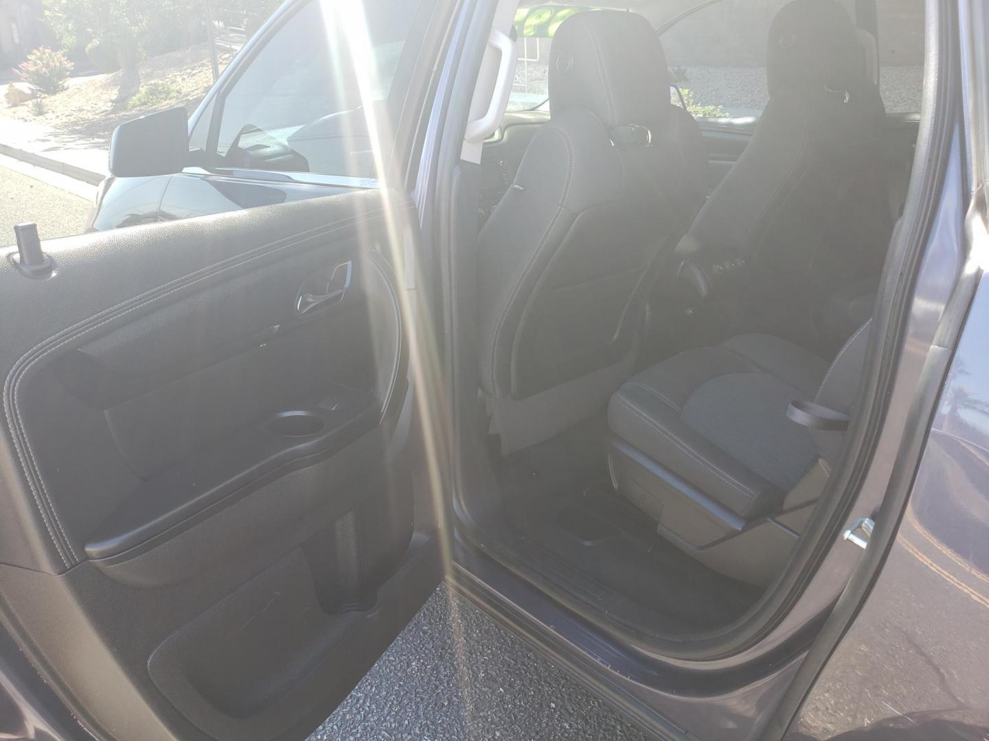 2013 BLUE /gray and black Chevrolet Traverse 1LT FWD (1GNKRGKD1DJ) with an 3.6L V6 DOHC 24V engine, 6-Speed Automatic transmission, located at 323 E Dunlap Ave., Phoenix, AZ, 85020, (602) 331-9000, 33.567677, -112.069000 - 2013 Chevrolet Traverse LT,..... EXCELLENT condition, Cold A/C front and back, Clean black and gray interior with black cloth seats in near perfect condition, Third row seating, New brakes, Tune up, Stereo/CD Player, Bluetooth, Phone sync, Back up camera, Satellite compatible, Cold Rear a/c, No acci - Photo#10