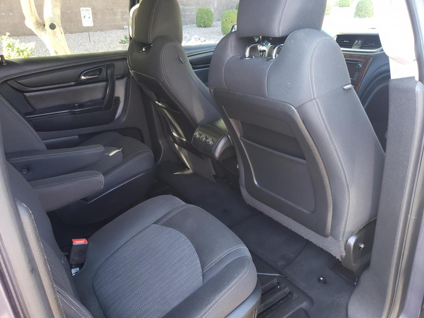 2013 BLUE /gray and black Chevrolet Traverse 1LT FWD (1GNKRGKD1DJ) with an 3.6L V6 DOHC 24V engine, 6-Speed Automatic transmission, located at 323 E Dunlap Ave., Phoenix, AZ, 85020, (602) 331-9000, 33.567677, -112.069000 - 2013 Chevrolet Traverse LT,..... EXCELLENT condition, Cold A/C front and back, Clean black and gray interior with black cloth seats in near perfect condition, Third row seating, New brakes, Tune up, Stereo/CD Player, Bluetooth, Phone sync, Back up camera, Satellite compatible, Cold Rear a/c, No acci - Photo#16