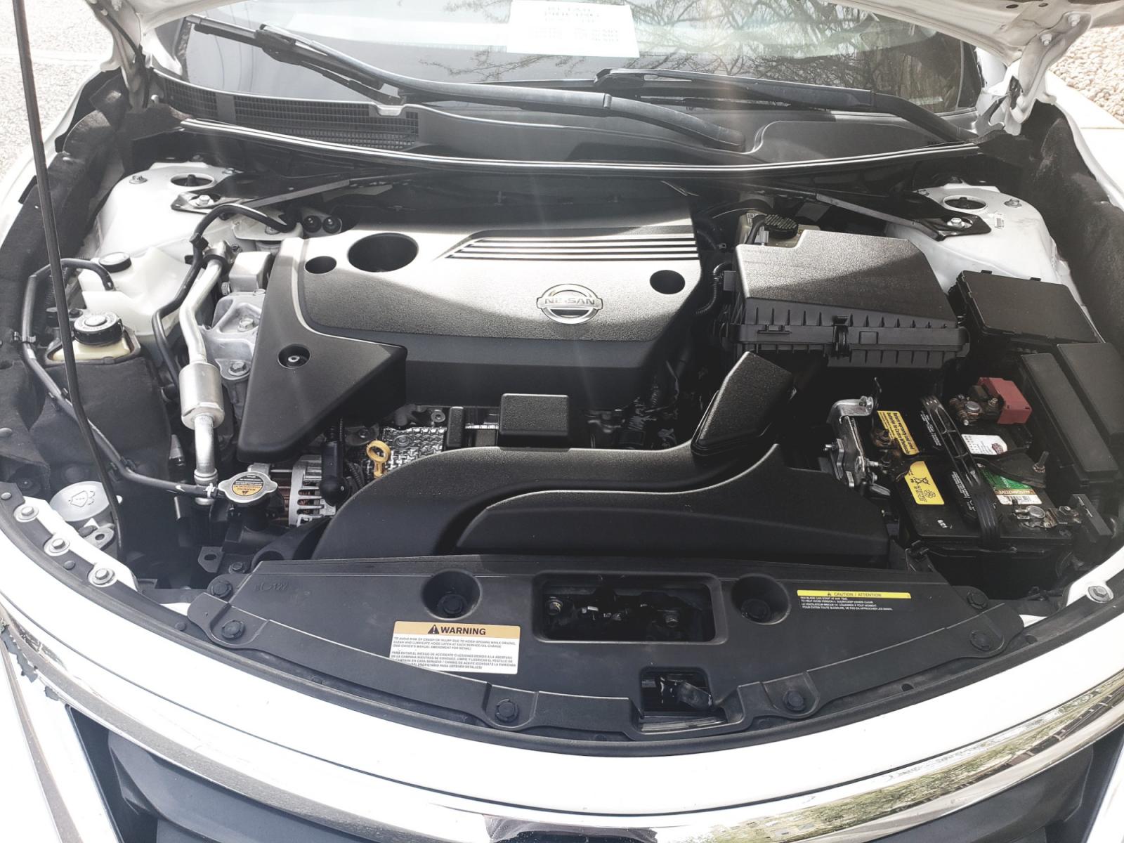 2014 /gray and black Nissan Altima 2.5 SL (1N4AL3AP7EN) with an 2.5L L4 DOHC 16V engine, Continuously Variable Transmission transmission, located at 323 E Dunlap Ave., Phoenix, AZ, 85020, (602) 331-9000, 33.567677, -112.069000 - 2014 Nissan Altima S,....... EXCELLENT condition, No accidents, Ice Cold A/C, Interior clean black and gray with beautiful black cloth seats in near perfect condition, New brakes, Tune up, Stereo/CD Player, Bluetooth, The car is gorgeous inside and out, Incredible gas mileage! Clean Arizona title, R - Photo #18