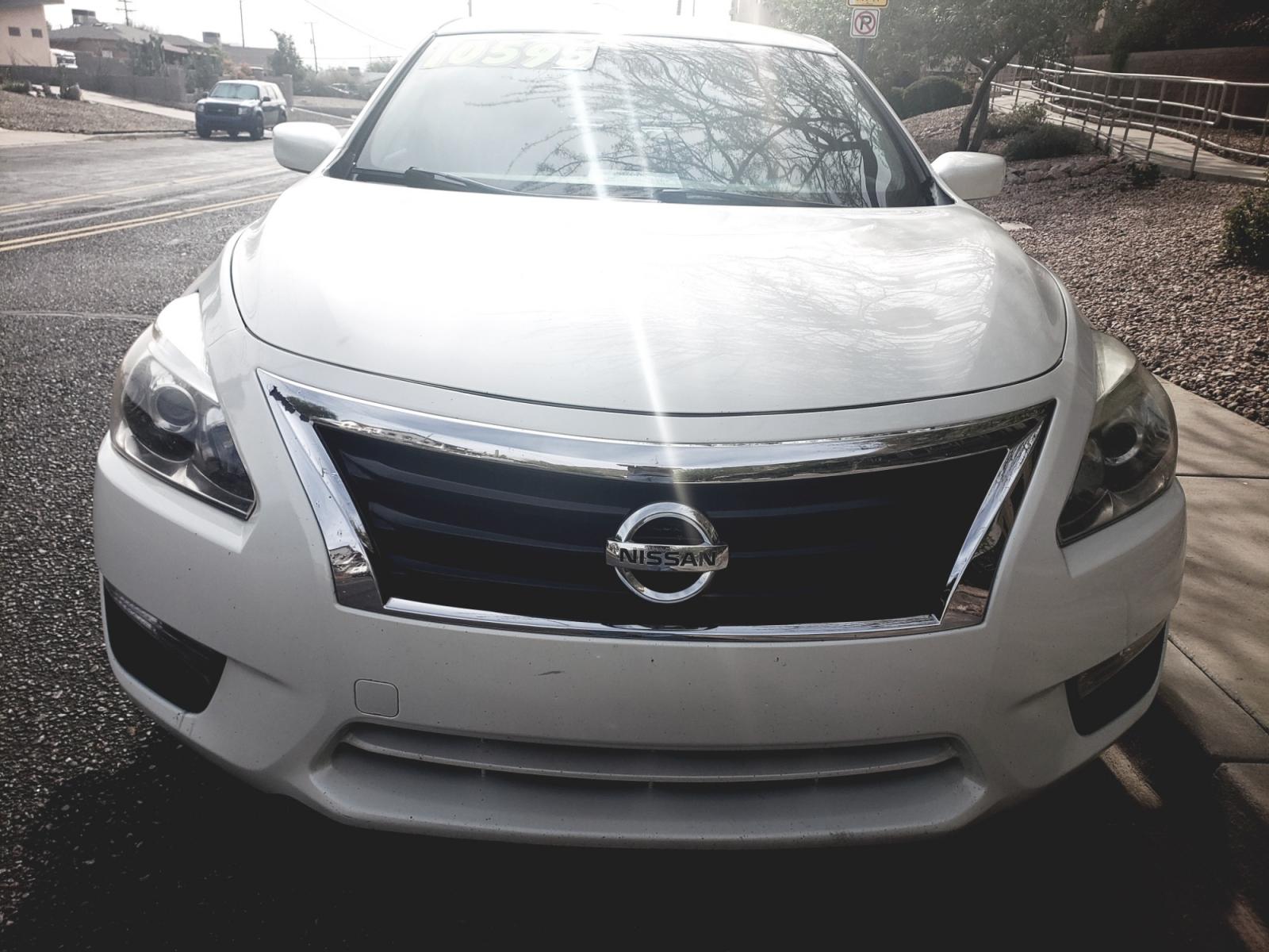 2014 /gray and black Nissan Altima 2.5 SL (1N4AL3AP7EN) with an 2.5L L4 DOHC 16V engine, Continuously Variable Transmission transmission, located at 323 E Dunlap Ave., Phoenix, AZ, 85020, (602) 331-9000, 33.567677, -112.069000 - 2014 Nissan Altima S,....... EXCELLENT condition, No accidents, Ice Cold A/C, Interior clean black and gray with beautiful black cloth seats in near perfect condition, New brakes, Tune up, Stereo/CD Player, Bluetooth, The car is gorgeous inside and out, Incredible gas mileage! Clean Arizona title, R - Photo #1