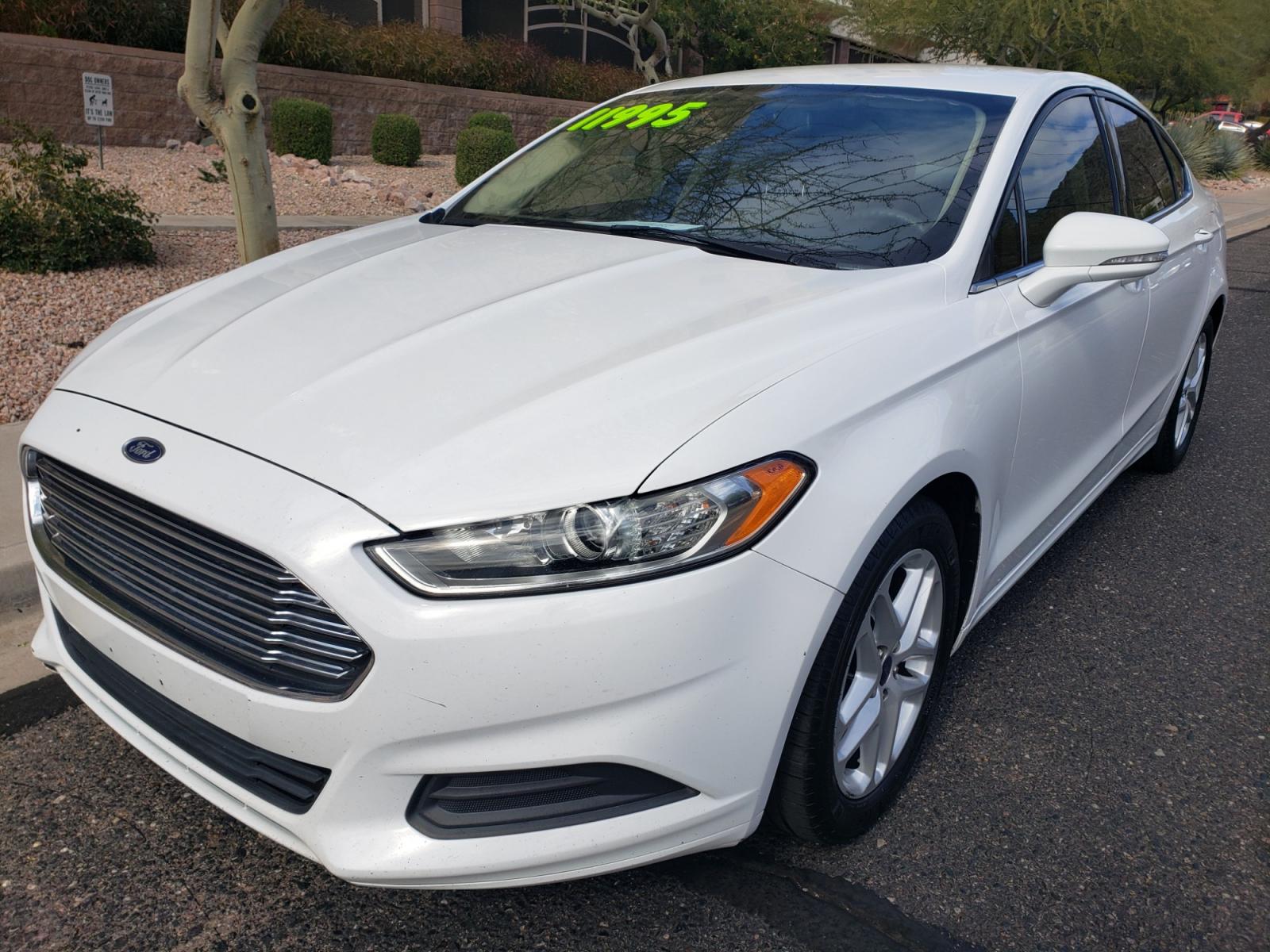 2014 WHITE /tan Ford Fusion SE (3FA6P0H74ER) with an 2.5L L4 DOHC 16V engine, 6-Speed Automatic transmission, located at 323 E Dunlap Ave., Phoenix, AZ, 85020, (602) 331-9000, 33.567677, -112.069000 - 2014 Ford Fusion SE,........EXCELLENT condition, A Real Must See!!.... No accidents, Power everything, Stereo/cd player, Phone sync, Bluetooth, Satellite compatible, Ice cold ac, Clean Tan and Black interior with Tan cloth seats in near perfect condition, power windows, power door locks, clean Arizo - Photo #0