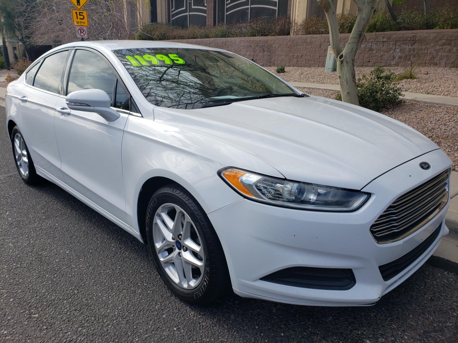 2014 WHITE /tan Ford Fusion SE (3FA6P0H74ER) with an 2.5L L4 DOHC 16V engine, 6-Speed Automatic transmission, located at 323 E Dunlap Ave., Phoenix, AZ, 85020, (602) 331-9000, 33.567677, -112.069000 - 2014 Ford Fusion SE,........EXCELLENT condition, A Real Must See!!.... No accidents, Power everything, Stereo/cd player, Phone sync, Bluetooth, Satellite compatible, Ice cold ac, Clean Tan and Black interior with Tan cloth seats in near perfect condition, power windows, power door locks, clean Arizo - Photo #2