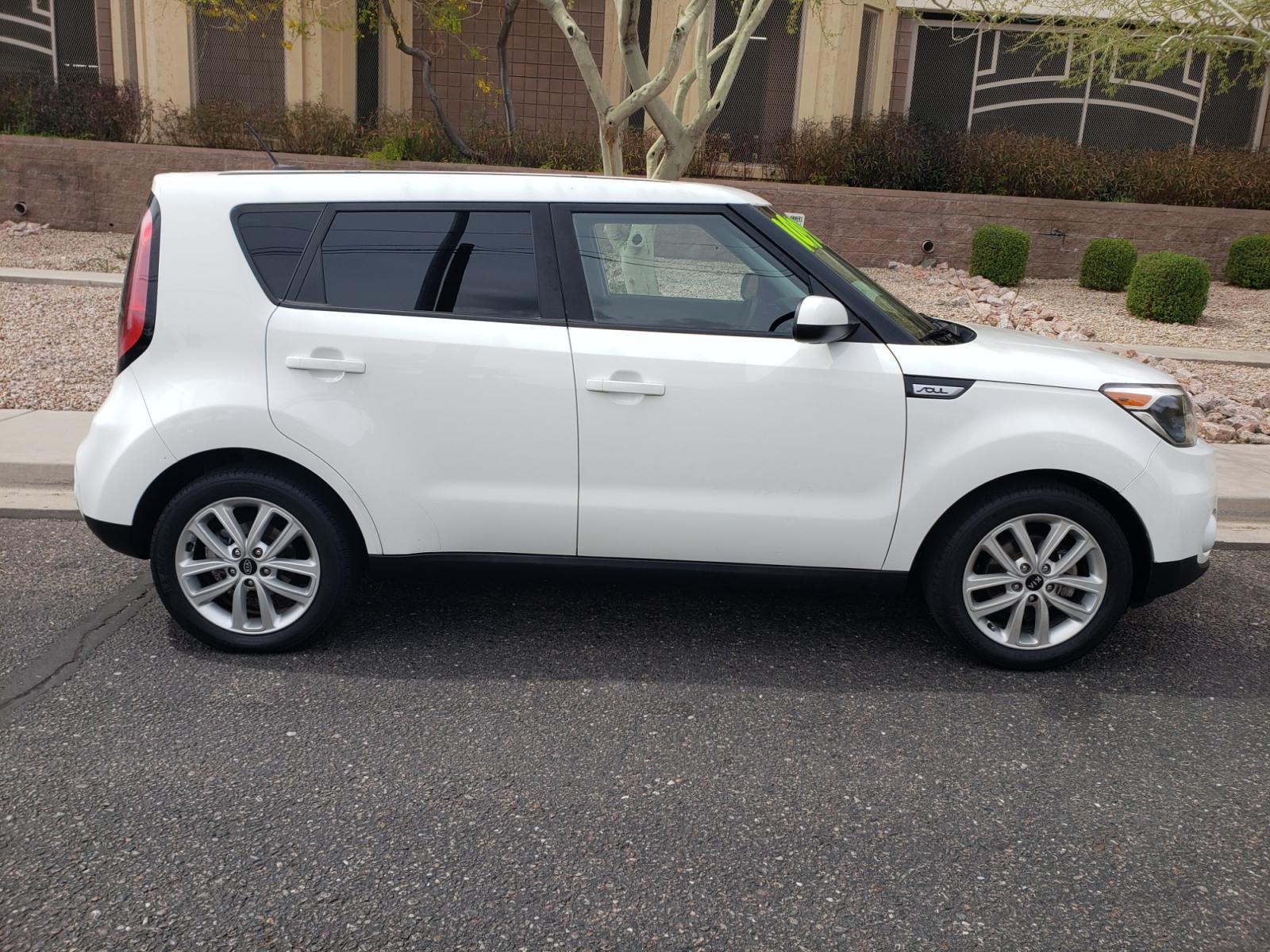 2018 WHITE /gray and black Kia Soul + (KNDJP3A50J7) with an 2.0L L4 DOHC 16V engine, 6A transmission, located at 323 E Dunlap Ave., Phoenix, AZ, 85020, (602) 331-9000, 33.567677, -112.069000 - 2018 Kia Soul,.....A Must See!! No accidents. Ice cold AC. the car is gorgeous inside and out. power windows, power door locks, Clean black and gray interior with beautiful black cloth seats in near perfect condition.....Touch screen Stereo, Satellite compatible, Bluetooth, Phone sync, Navigation, B - Photo #4