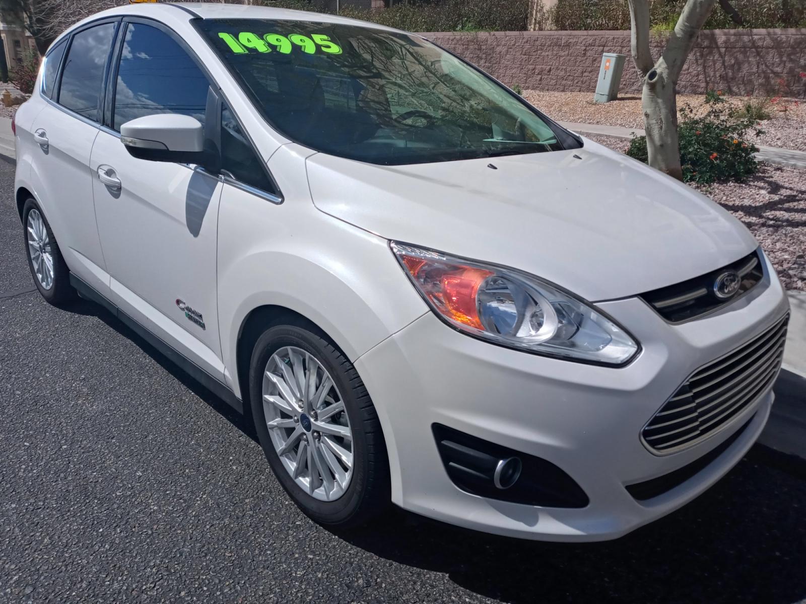 2015 WHITE /Gray and Cream Ford C-Max Energi SEL (1FADP5CU9FL) with an 2.0L L4 DOHC 16V HYBRID engine, Continuously Variable Transmission transmission, located at 323 E Dunlap Ave., Phoenix, AZ, 85020, (602) 331-9000, 33.567677, -112.069000 - 2015 Ford C-Max, ........A Must See!! No accidents, Ice cold AC. The car is gorgeous inside and out. Power windows, Power door locks, Touch screen Stereo/Cd player, Phone sync, Bluetooth, Satellite compatible, Navigation, Backup camera, Beautiful gray and black interior with gray Leather seats, Gorg - Photo #2