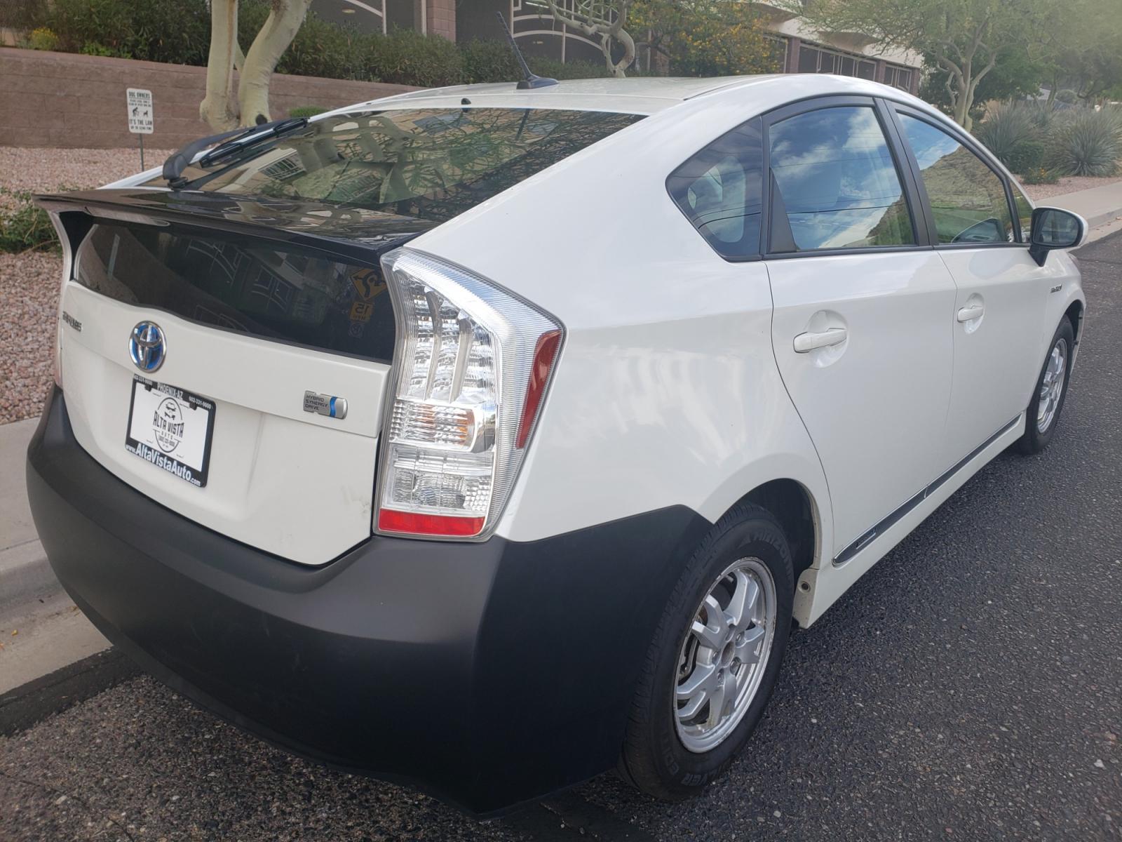 2010 WHITE /Tan and black Toyota Prius Prius II (JTDKN3DU8A0) with an 1.8L L4 DOHC 16V engine, Continuously Variable Transmisson transmission, located at 323 E Dunlap Ave., Phoenix, AZ, 85020, (602) 331-9000, 33.567677, -112.069000 - 2010 Toyota Prius,....... EXCELLENT condition, A Real Must See!!.... No accidents, Power everything, Ice cold ac, Stereo/CD player, Clean black and tan interior with tan cloth seats in near perfect condition, power windows, power door locks, clean Arizona title, Runs and Drives Excellent. passed emi - Photo #3