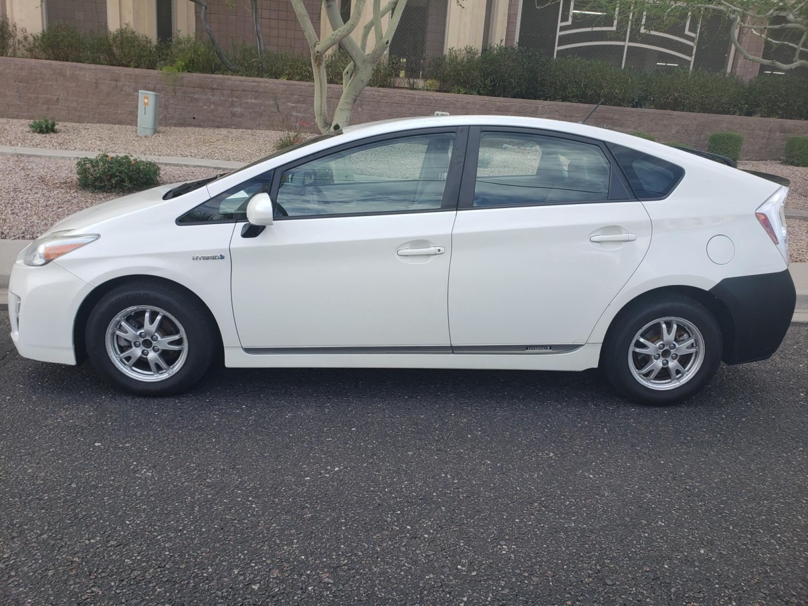 2010 WHITE /Tan and black Toyota Prius Prius II (JTDKN3DU8A0) with an 1.8L L4 DOHC 16V engine, Continuously Variable Transmisson transmission, located at 323 E Dunlap Ave., Phoenix, AZ, 85020, (602) 331-9000, 33.567677, -112.069000 - 2010 Toyota Prius,....... EXCELLENT condition, A Real Must See!!.... No accidents, Power everything, Ice cold ac, Stereo/CD player, Clean black and tan interior with tan cloth seats in near perfect condition, power windows, power door locks, clean Arizona title, Runs and Drives Excellent. passed emi - Photo #6