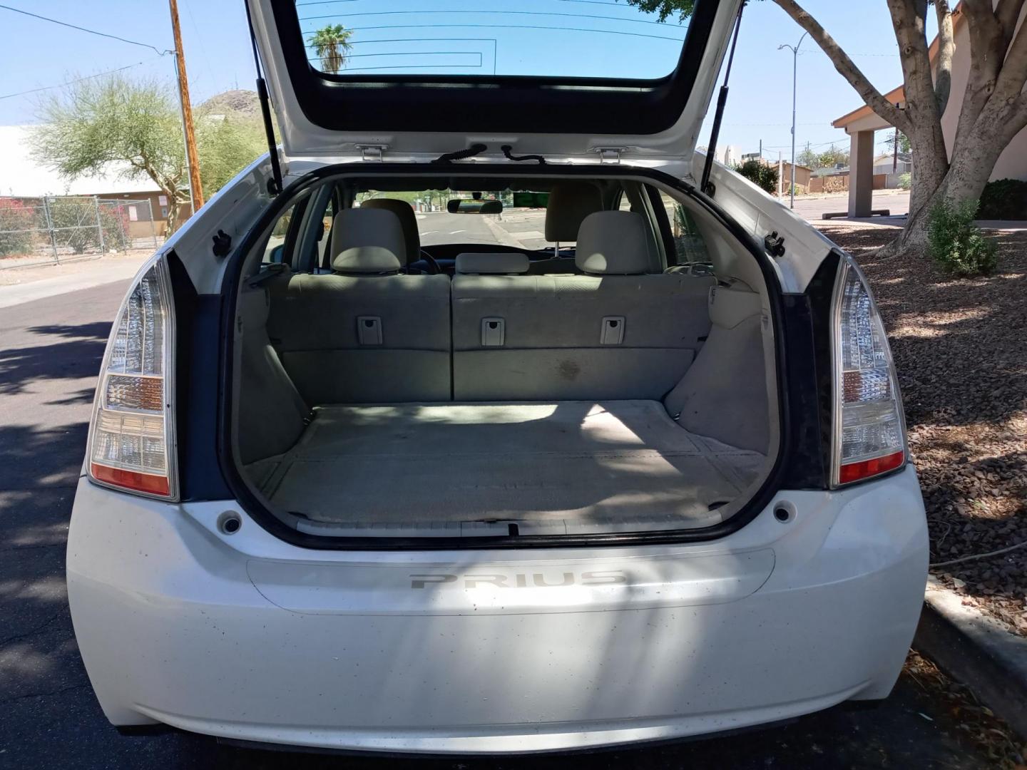 2010 WHITE /Tan and black Toyota Prius Prius II (JTDKN3DU8A0) with an 1.8L L4 DOHC 16V engine, Continuously Variable Transmisson transmission, located at 323 E Dunlap Ave., Phoenix, AZ, 85020, (602) 331-9000, 33.567677, -112.069000 - 2010 Toyota Prius,....... EXCELLENT condition, A Real Must See!!.... No accidents, Power everything, Ice cold ac, Stereo/CD player, Clean black and tan interior with tan cloth seats in near perfect condition, power windows, power door locks, clean Arizona title, Runs and Drives Excellent. passed emi - Photo#16