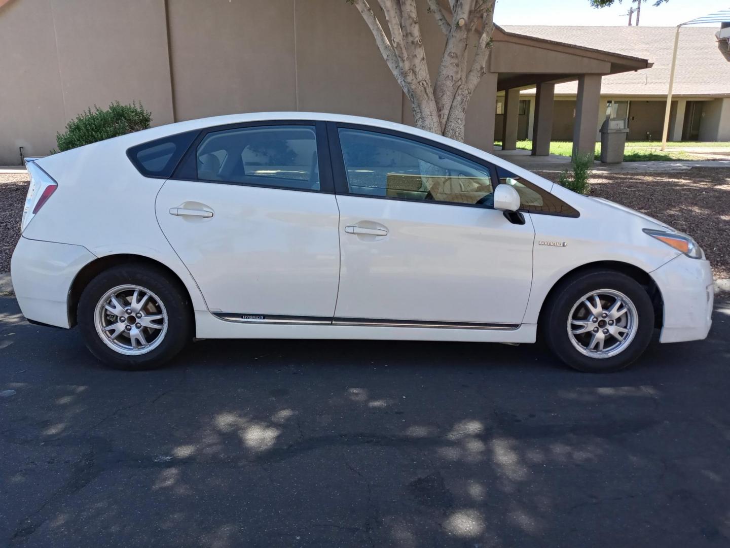 2010 WHITE /Tan and black Toyota Prius Prius II (JTDKN3DU8A0) with an 1.8L L4 DOHC 16V engine, Continuously Variable Transmisson transmission, located at 323 E Dunlap Ave., Phoenix, AZ, 85020, (602) 331-9000, 33.567677, -112.069000 - 2010 Toyota Prius,....... EXCELLENT condition, A Real Must See!!.... No accidents, Power everything, Ice cold ac, Stereo/CD player, Clean black and tan interior with tan cloth seats in near perfect condition, power windows, power door locks, clean Arizona title, Runs and Drives Excellent. passed emi - Photo#4
