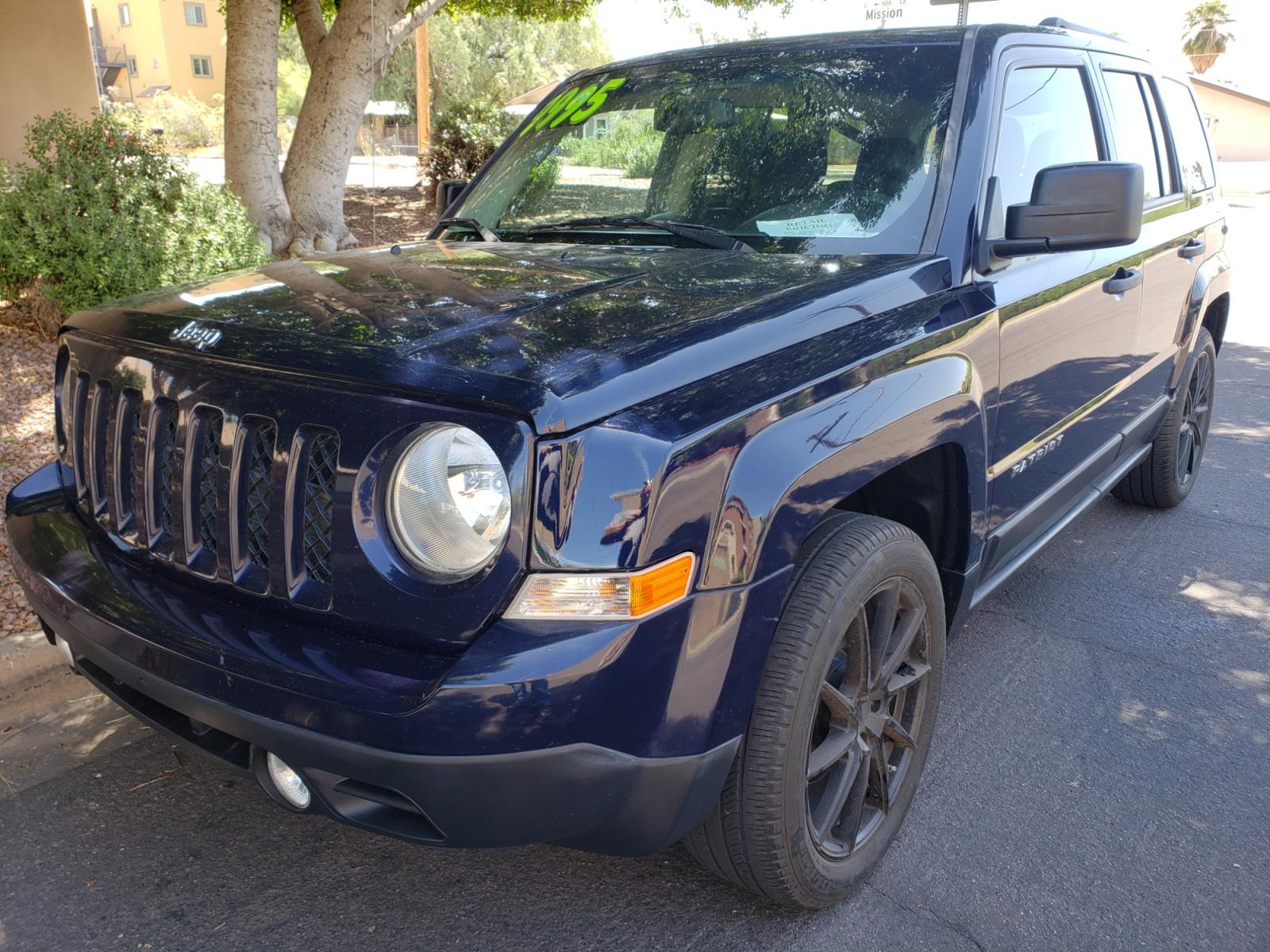 2016 /gray and black Jeep Patriot Sport 2WD (1C4NJPBA1GD) with an 2.0L L4 DOHC 16V engine, 6-Speed Manuel Overdrive transmission, located at 323 E Dunlap Ave., Phoenix, AZ, 85020, (602) 331-9000, 33.567677, -112.069000 - 2016 Jeep Patriot Sport SE,.......EXCELLENT condition, ONLY 114K MILES...... Ice Cold A/C, Black and gray interior with black cloth seats in near perfect condition, New brakes, Tune up, Stereo/CD player, satellite compatible, This suv is gorgeous inside and out, Incredible gas mileage! Arizona title - Photo #0