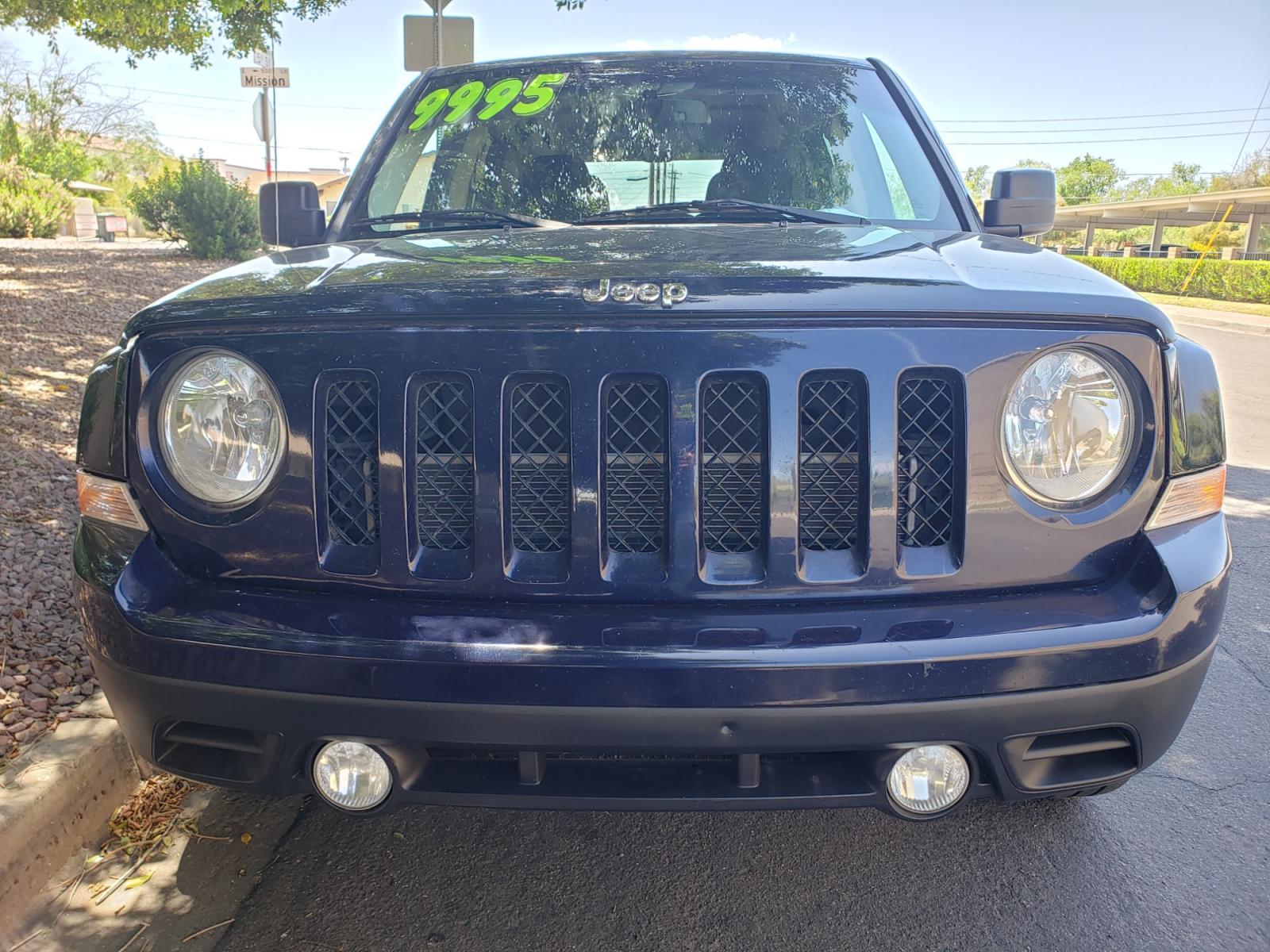 2016 /gray and black Jeep Patriot Sport 2WD (1C4NJPBA1GD) with an 2.0L L4 DOHC 16V engine, 6-Speed Manuel Overdrive transmission, located at 323 E Dunlap Ave., Phoenix, AZ, 85020, (602) 331-9000, 33.567677, -112.069000 - 2016 Jeep Patriot Sport SE,.......EXCELLENT condition, ONLY 114K MILES...... Ice Cold A/C, Black and gray interior with black cloth seats in near perfect condition, New brakes, Tune up, Stereo/CD player, satellite compatible, This suv is gorgeous inside and out, Incredible gas mileage! Arizona title - Photo #1