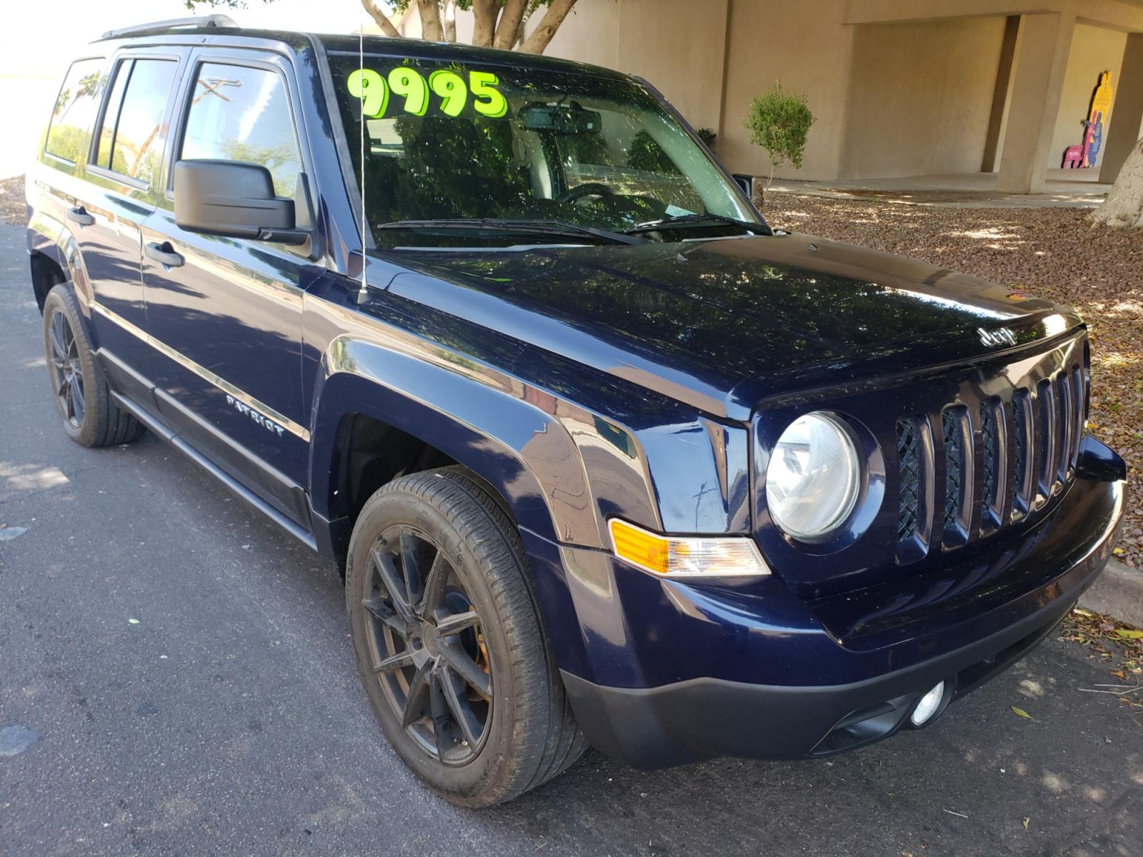 2016 /gray and black Jeep Patriot Sport 2WD (1C4NJPBA1GD) with an 2.0L L4 DOHC 16V engine, 6-Speed Manuel Overdrive transmission, located at 323 E Dunlap Ave., Phoenix, AZ, 85020, (602) 331-9000, 33.567677, -112.069000 - 2016 Jeep Patriot Sport SE,.......EXCELLENT condition, ONLY 114K MILES...... Ice Cold A/C, Black and gray interior with black cloth seats in near perfect condition, New brakes, Tune up, Stereo/CD player, satellite compatible, This suv is gorgeous inside and out, Incredible gas mileage! Arizona title - Photo #2