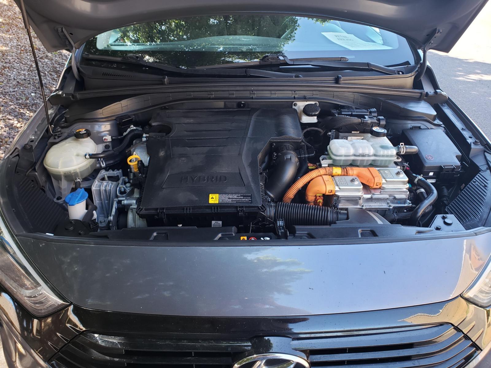 2019 /gray and lite gray Hyundai Ioniq Hybrid Blue (KMHC65LC7KU) with an 1.6L L4 DOHC 16V HYBRID engine, 6A transmission, located at 323 E Dunlap Ave., Phoenix, AZ, 85020, (602) 331-9000, 33.567677, -112.069000 - Photo #17