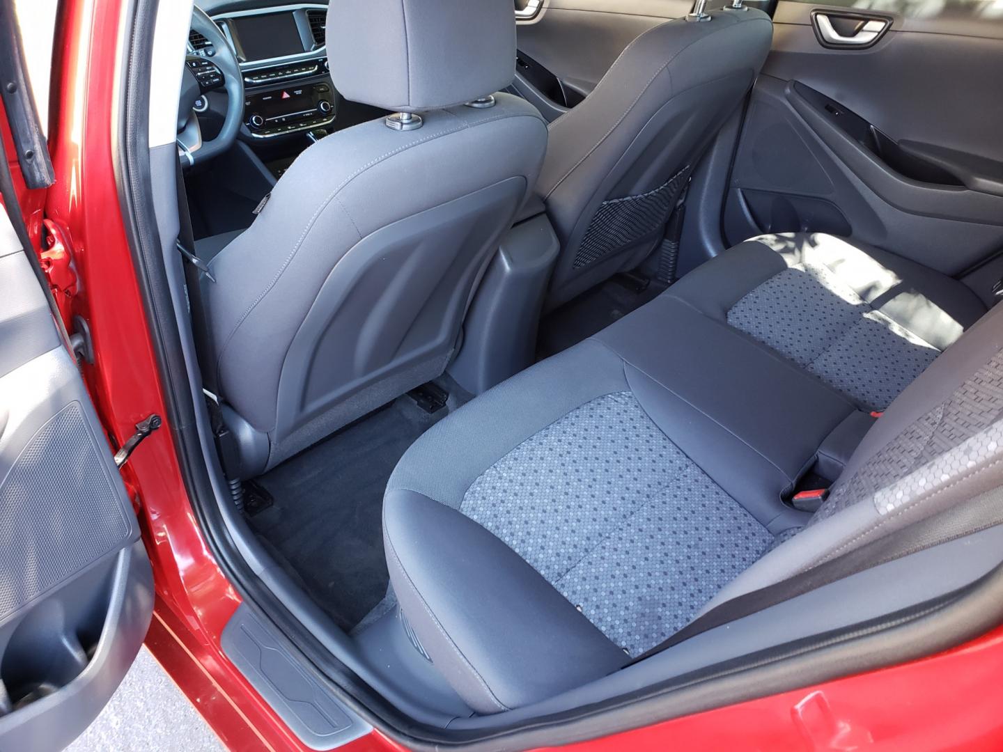 2019 /gray and lite gray Hyundai Ioniq Hybrid Blue (KMHC65LC7KU) with an 1.6L L4 DOHC 16V HYBRID engine, 6A transmission, located at 323 E Dunlap Ave., Phoenix, AZ, 85020, (602) 331-9000, 33.567677, -112.069000 - 2019 Hyundai Ioniq Hybrid,......A Must See!! No accidents, Ice cold AC. The car is gorgeous inside and out. Power windows, Power door locks, Touch screen Stereo, Phone sync, Bluetooth, Satellite compatible, backup camera, Beautiful gray and lite gray interior with dark gray cloth seats in near perfe - Photo#11