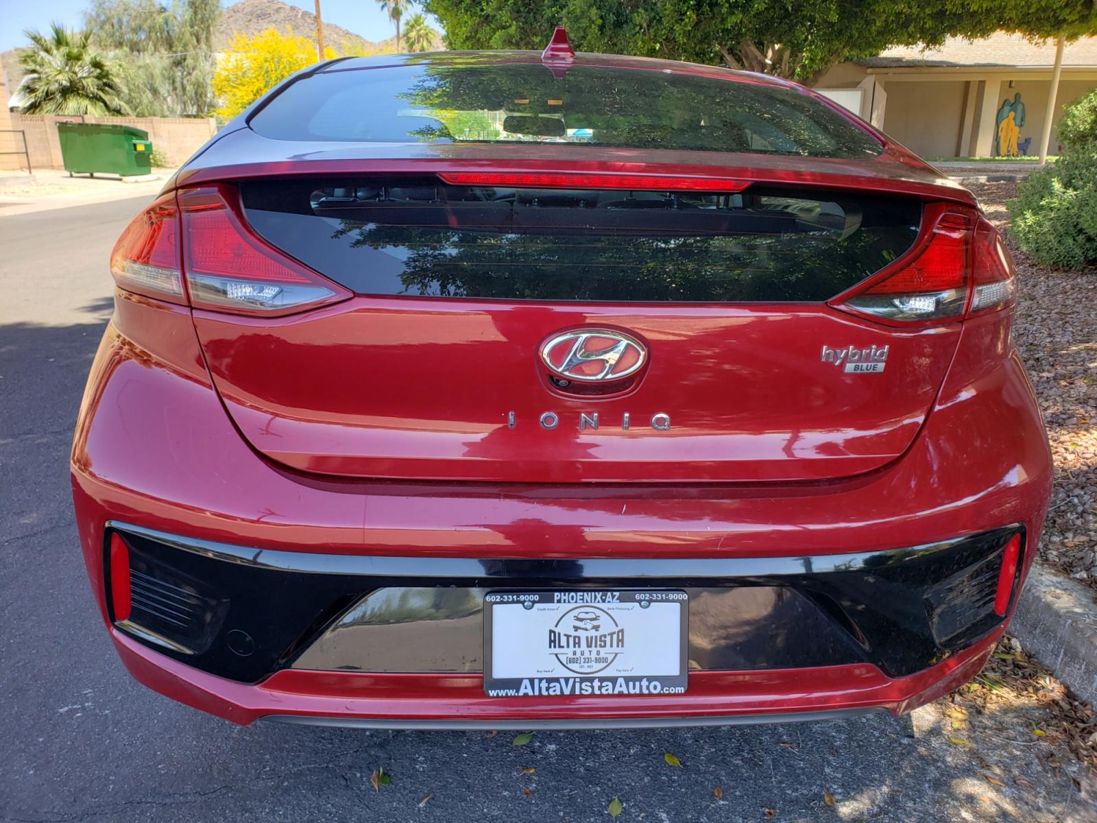 2019 /gray and lite gray Hyundai Ioniq Hybrid Blue (KMHC65LC7KU) with an 1.6L L4 DOHC 16V HYBRID engine, 6A transmission, located at 323 E Dunlap Ave., Phoenix, AZ, 85020, (602) 331-9000, 33.567677, -112.069000 - 2019 Hyundai Ioniq Hybrid,......A Must See!! No accidents, Ice cold AC. The car is gorgeous inside and out. Power windows, Power door locks, Touch screen Stereo, Phone sync, Bluetooth, Satellite compatible, backup camera, Beautiful gray and lite gray interior with dark gray cloth seats in near perfe - Photo #7