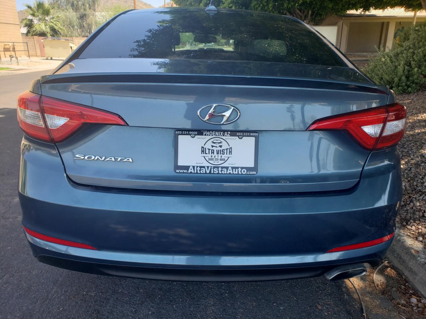 2016 /Tan and black Hyundai Sonata SE (5NPE24AF0GH) with an 2.4L L4 DOHC 16V engine, 7A transmission, located at 323 E Dunlap Ave., Phoenix, AZ, 85020, (602) 331-9000, 33.567677, -112.069000 - 2016 Hyundai Sonata SE,.....A Must See!! No accidents, ONLY 113K MILES..... Ice cold AC. The car is gorgeous inside and out. Power windows, Power door locks, Touch screen Stereo/Cd player, Phone sync, Bluetooth, Satellite compatible, Backup camera, Beautiful tan and black interior with tan cloth sea - Photo#7