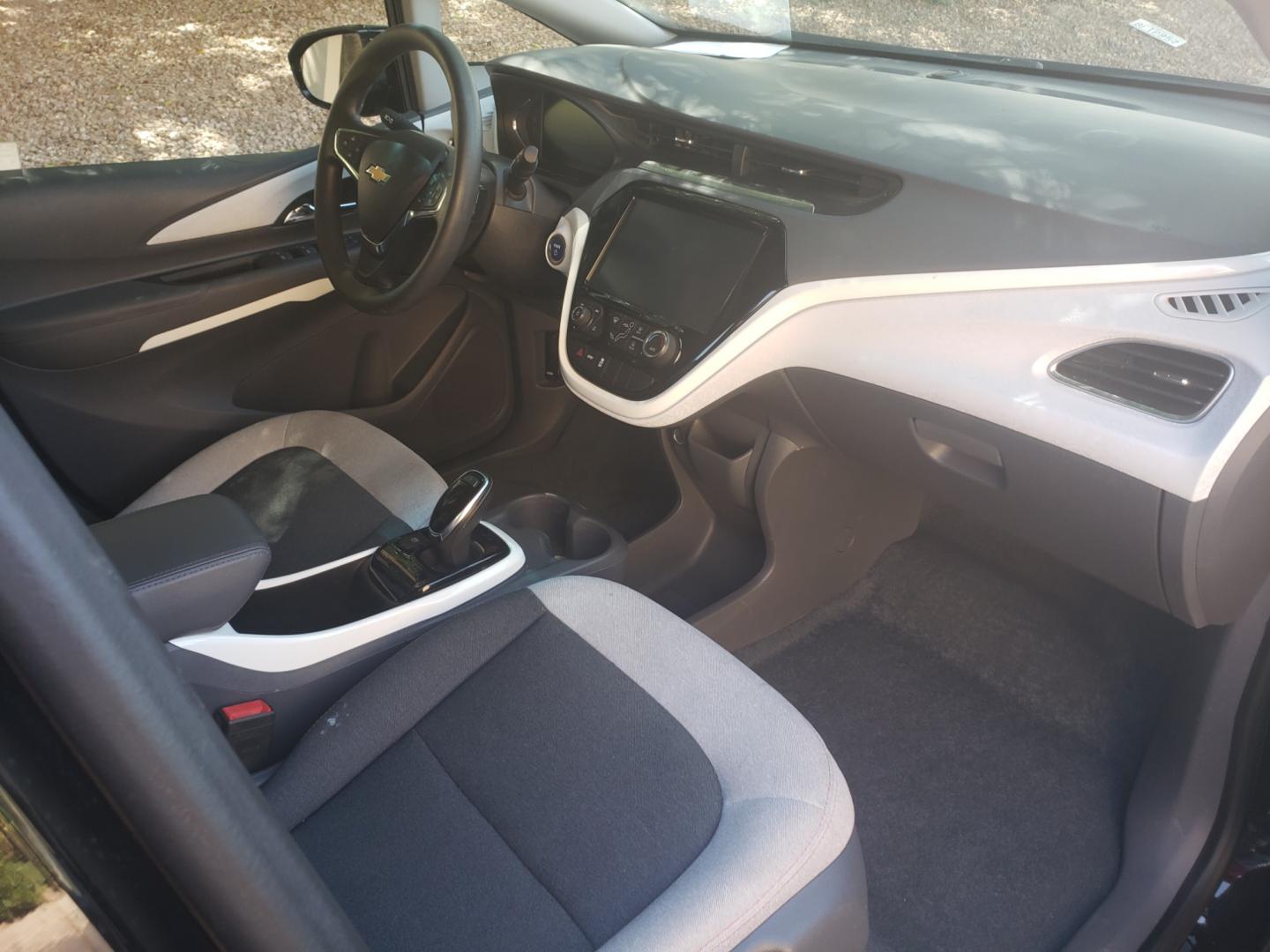 2018 /gray and black Chevrolet Bolt EV LT (1G1FW6S02J4) with an ELECTRIC engine, 1A transmission, located at 323 E Dunlap Ave., Phoenix, AZ, 85020, (602) 331-9000, 33.567677, -112.069000 - 2018 Chevrolet Bolt LT,.......A Must See!! ONLY 49K MILES!!!.... No accidents, Ice cold AC. The car is gorgeous inside and out. Power windows, Power door locks, Touch screen Stereo, Phone sync, Bluetooth, Satellite compatible, Backup camera, Beautiful gray and black interior with gray cloth seats in - Photo#14