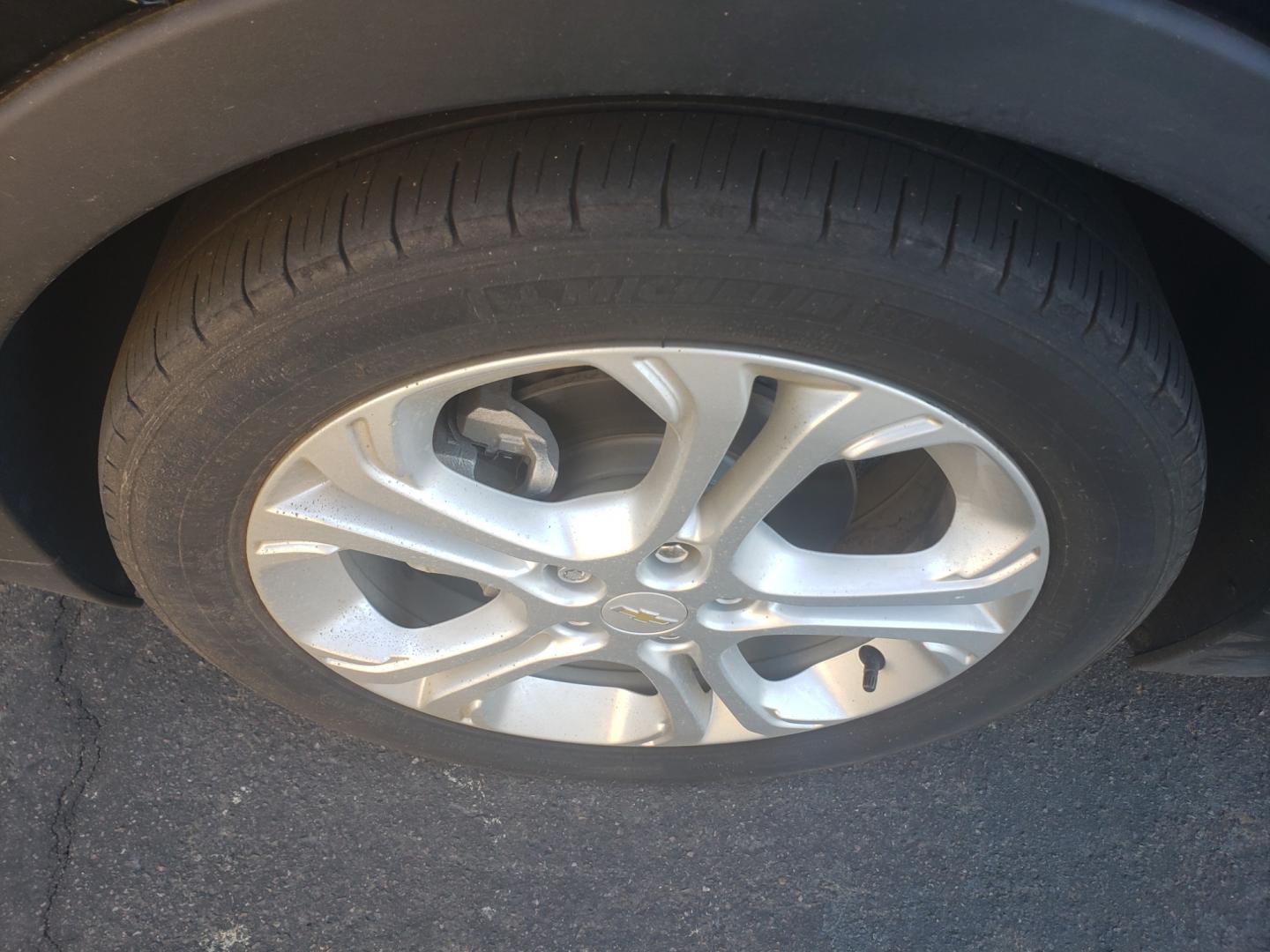 2018 /gray and black Chevrolet Bolt EV LT (1G1FW6S02J4) with an ELECTRIC engine, 1A transmission, located at 323 E Dunlap Ave., Phoenix, AZ, 85020, (602) 331-9000, 33.567677, -112.069000 - 2018 Chevrolet Bolt LT,.......A Must See!! ONLY 49K MILES!!!.... No accidents, Ice cold AC. The car is gorgeous inside and out. Power windows, Power door locks, Touch screen Stereo, Phone sync, Bluetooth, Satellite compatible, Backup camera, Beautiful gray and black interior with gray cloth seats in - Photo#19
