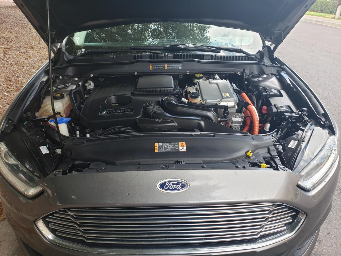 2013 gray /gray and black Ford Fusion Hybrid SE (3FA6P0LU1DR) with an 2.0L L4 DOHC 16V HYBRID engine, CVT transmission, located at 323 E Dunlap Ave., Phoenix, AZ, 85020, (602) 331-9000, 33.567677, -112.069000 - 2013 Ford Fusion Hybrid SE,........EXCELLENT condition, A Real Must See!!.... No accidents, Power everything, Stereo/cd player, Phone sync, Bluetooth, Navigation, Backup camera, Ice cold ac, Clean Gray and Black interior with black cloth seats in near perfect condition, power windows, power door loc - Photo#17