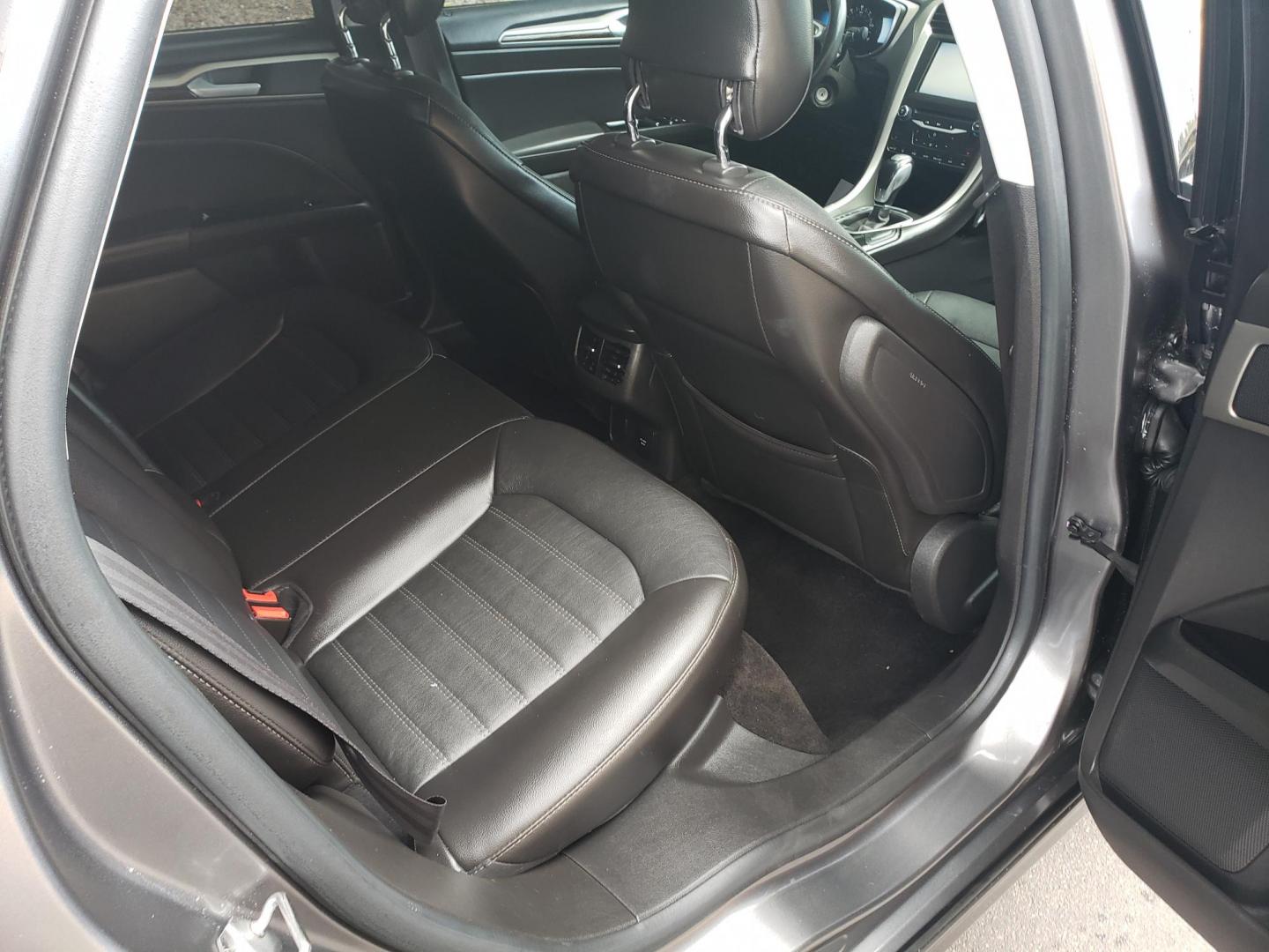 2013 gray /gray and black Ford Fusion Hybrid SE (3FA6P0LU1DR) with an 2.0L L4 DOHC 16V HYBRID engine, CVT transmission, located at 323 E Dunlap Ave., Phoenix, AZ, 85020, (602) 331-9000, 33.567677, -112.069000 - 2013 Ford Fusion Hybrid SE,........EXCELLENT condition, A Real Must See!!.... No accidents, Power everything, Stereo/cd player, Phone sync, Bluetooth, Navigation, Backup camera, Ice cold ac, Clean Gray and Black interior with black cloth seats in near perfect condition, power windows, power door loc - Photo#15