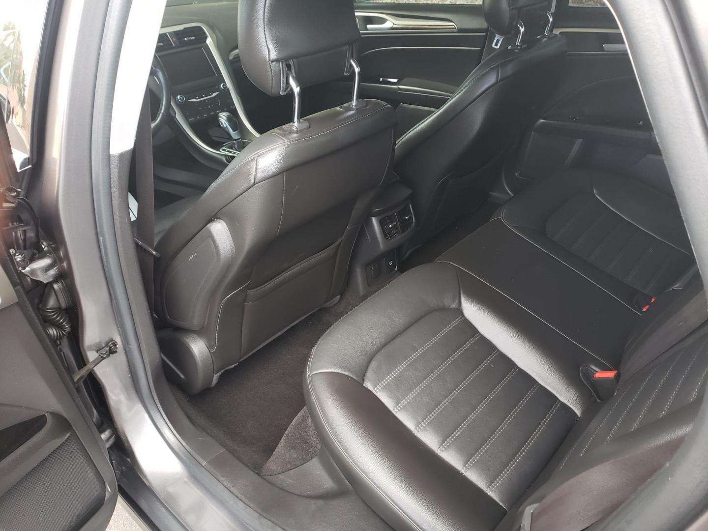 2013 gray /gray and black Ford Fusion Hybrid SE (3FA6P0LU1DR) with an 2.0L L4 DOHC 16V HYBRID engine, CVT transmission, located at 323 E Dunlap Ave., Phoenix, AZ, 85020, (602) 331-9000, 33.567677, -112.069000 - 2013 Ford Fusion Hybrid SE,........EXCELLENT condition, A Real Must See!!.... No accidents, Power everything, Stereo/cd player, Phone sync, Bluetooth, Navigation, Backup camera, Ice cold ac, Clean Gray and Black interior with black cloth seats in near perfect condition, power windows, power door loc - Photo#11