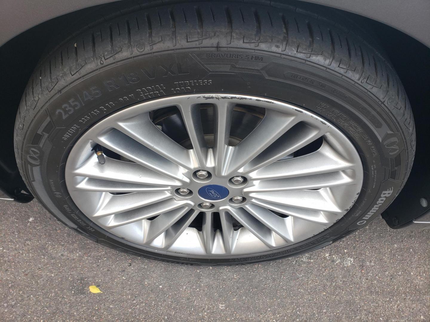 2013 gray /gray and black Ford Fusion Hybrid SE (3FA6P0LU1DR) with an 2.0L L4 DOHC 16V HYBRID engine, CVT transmission, located at 323 E Dunlap Ave., Phoenix, AZ, 85020, (602) 331-9000, 33.567677, -112.069000 - 2013 Ford Fusion Hybrid SE,........EXCELLENT condition, A Real Must See!!.... No accidents, Power everything, Stereo/cd player, Phone sync, Bluetooth, Navigation, Backup camera, Ice cold ac, Clean Gray and Black interior with black cloth seats in near perfect condition, power windows, power door loc - Photo#18