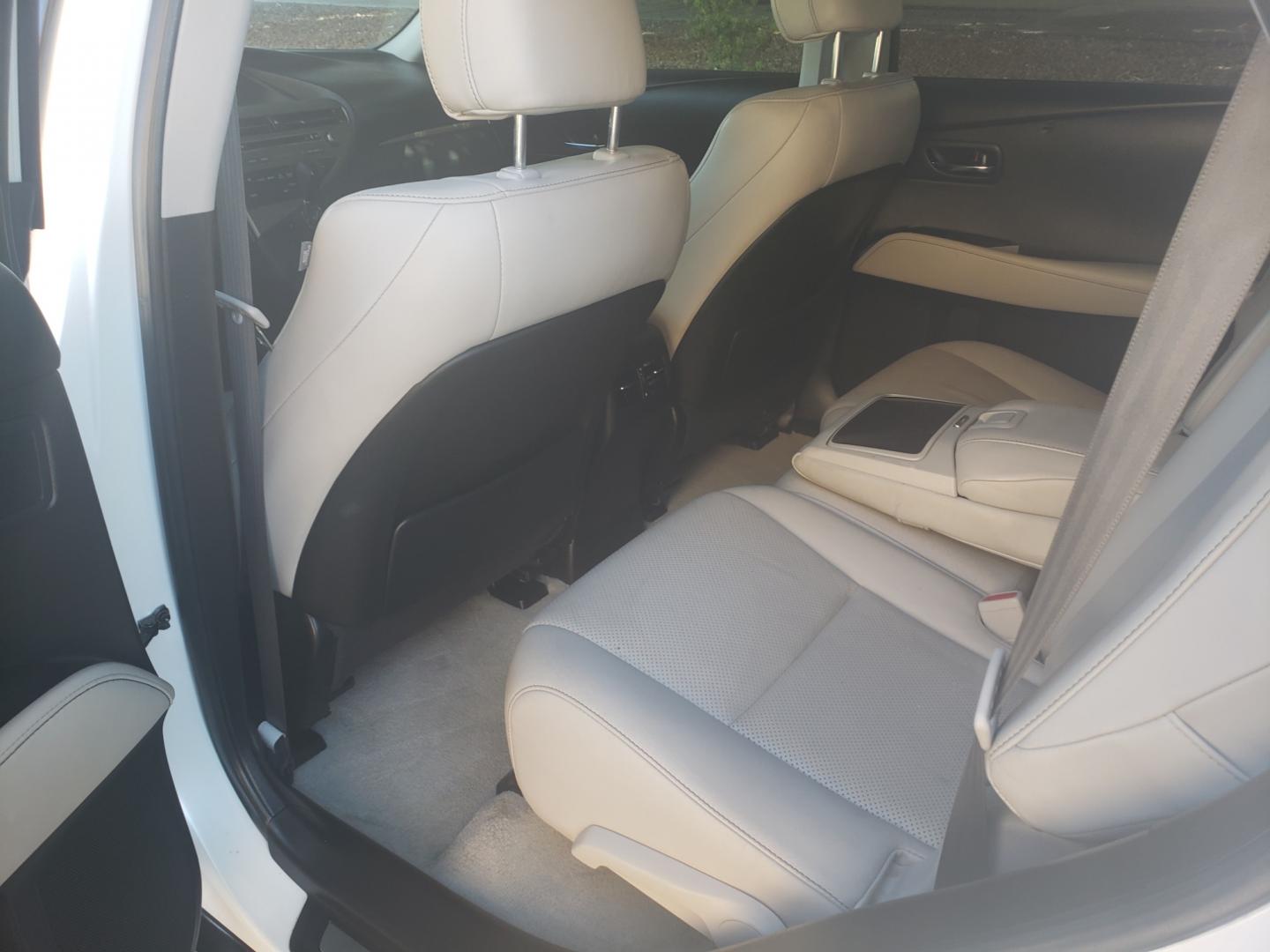 2013 WHITE /gray and black Lexus RX 350 FWD (2T2ZK1BA5DC) with an 3.5L V6 DOHC 24V engine, 5-Speed Automatic transmission, located at 323 E Dunlap Ave., Phoenix, AZ, 85020, (602) 331-9000, 33.567677, -112.069000 - 2013 Lexus RX 350,.....EXCELLENT condition, Ice Cold A/C, Black and gray interior with gray leather seats in near perfect condition, New Tires, New brakes, Tune up, Stereo/CD player, Bluetooth, Phone sync, Backup camera, Satellite compatible, Gorgeous tinted sunroof, This suv is gorgeous inside and - Photo#11