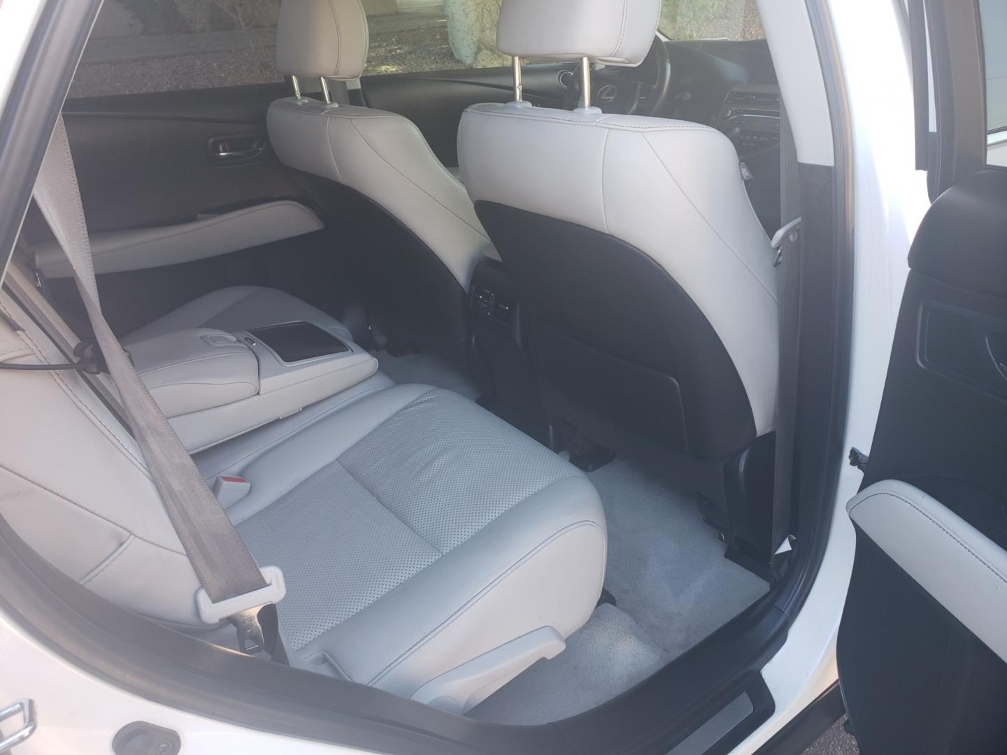 2013 WHITE /gray and black Lexus RX 350 FWD (2T2ZK1BA5DC) with an 3.5L V6 DOHC 24V engine, 5-Speed Automatic transmission, located at 323 E Dunlap Ave., Phoenix, AZ, 85020, (602) 331-9000, 33.567677, -112.069000 - 2013 Lexus RX 350,.....EXCELLENT condition, Ice Cold A/C, Black and gray interior with gray leather seats in near perfect condition, New Tires, New brakes, Tune up, Stereo/CD player, Bluetooth, Phone sync, Backup camera, Satellite compatible, Gorgeous tinted sunroof, This suv is gorgeous inside and - Photo#15