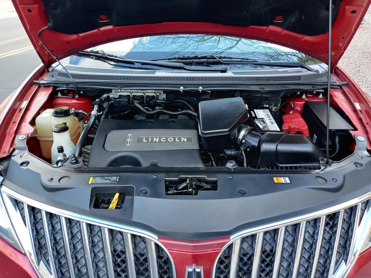 2013 /Tan and black Lincoln MKX (2LMDJ6JK8DB) with an 3.6L V6 DOHC 24V engine, 4-Speed Automatic transmission, located at 323 E Dunlap Ave., Phoenix, AZ, 85020, (602) 331-9000, 33.567677, -112.069000 - 2013 Lincoln MKX,.......EXCELLENT condition,.... Ice Cold A/C, Tan and gray interior with Tan leather seats in near perfect condition, Rear AC, New brakes, Tune up, Touch screen Stereo/CD Player, Bluetooth, Phone sync, Satellite, This suv is gorgeous inside and out, Incredible gas mileage! Arizona t - Photo#17